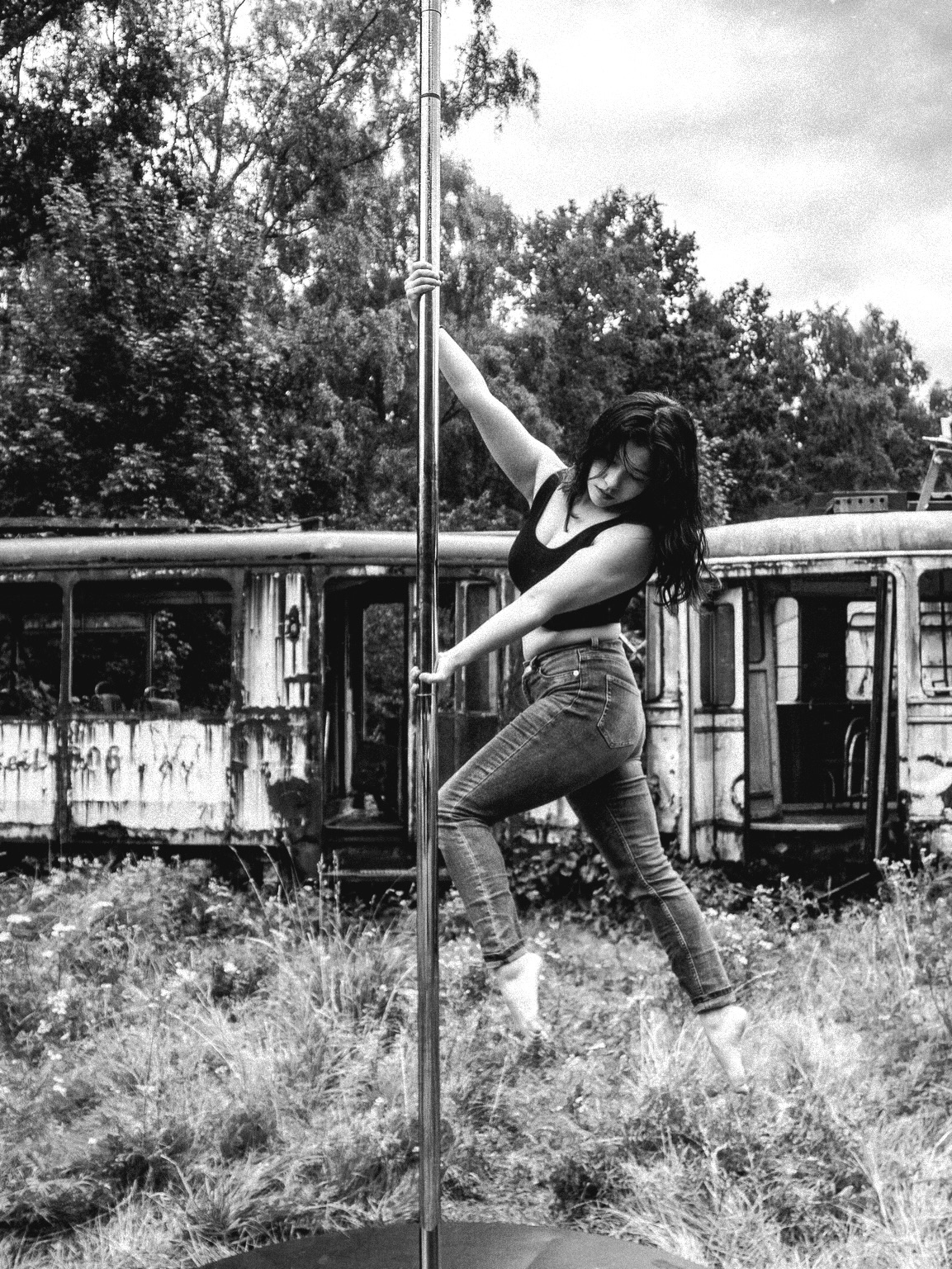 Throwback to our last photo shoot with @palmera.visuals 💚
#pole #photoshoot #outdoor #nature #pdtrick