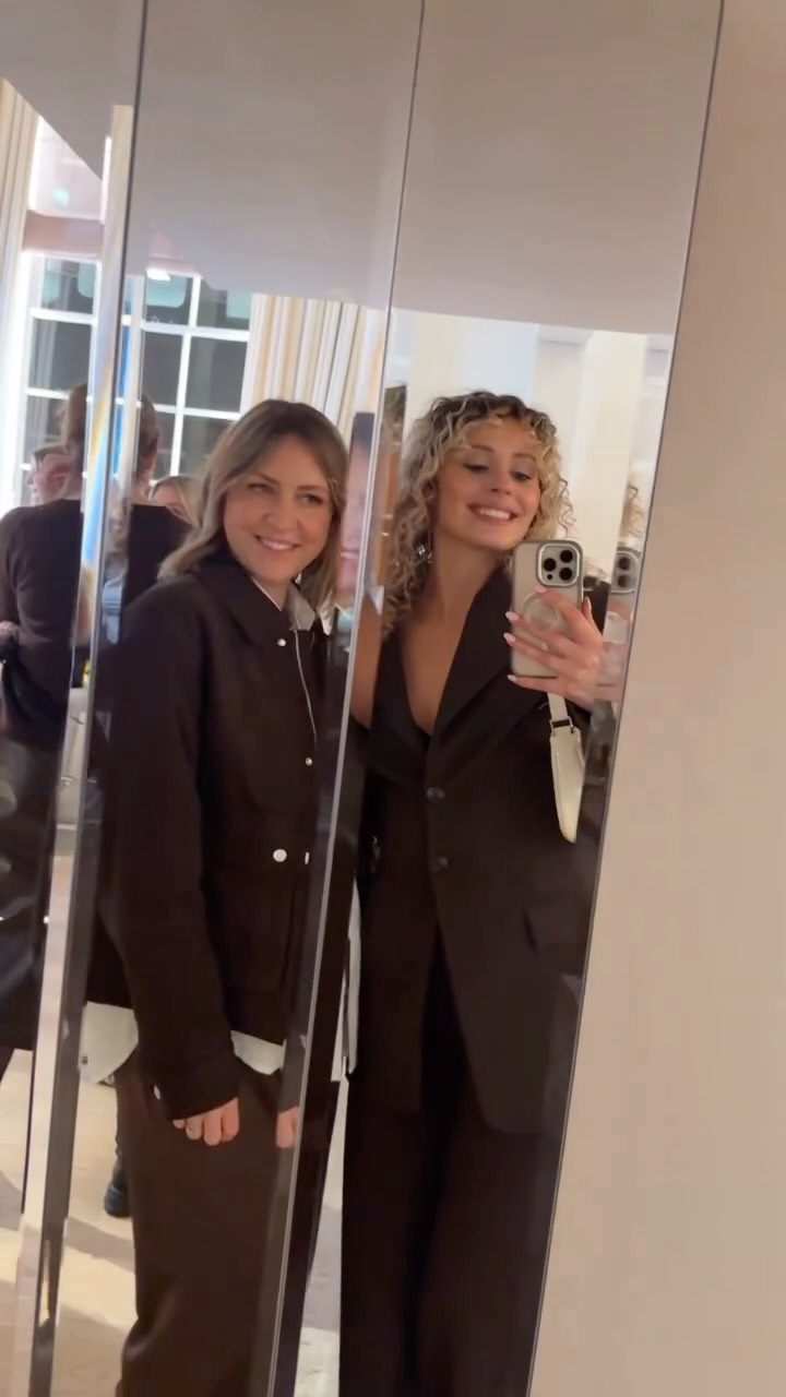 The best evening for @hourglasscosmetics with my gal @sophie_elizabethmua ✨
Love this brand so much!! If I could only choose one thing to use from them for the rest of my life, it would probably be one of the Ambiant Lighting Blushes - the best!!
Thank you so much for having us @thefullmontyldn pr invite 🩷
#hourglasscosmetics
Pr event
Hourglass cosmetics
Beauty pr