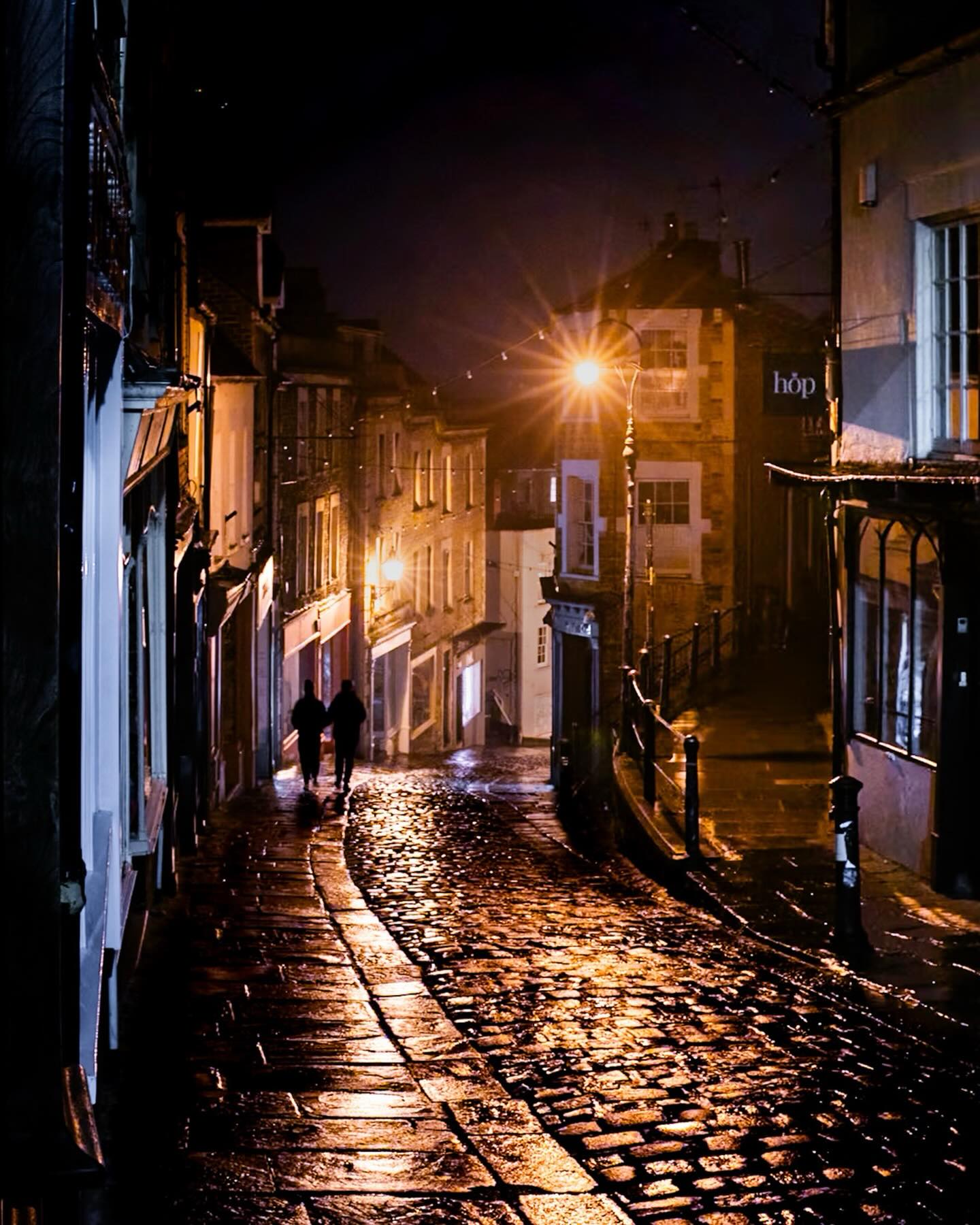 A romantic shot of Catherine Hill at night #frome #fromesomerset #night #winter #visitfrome @garfieldaustinphotography