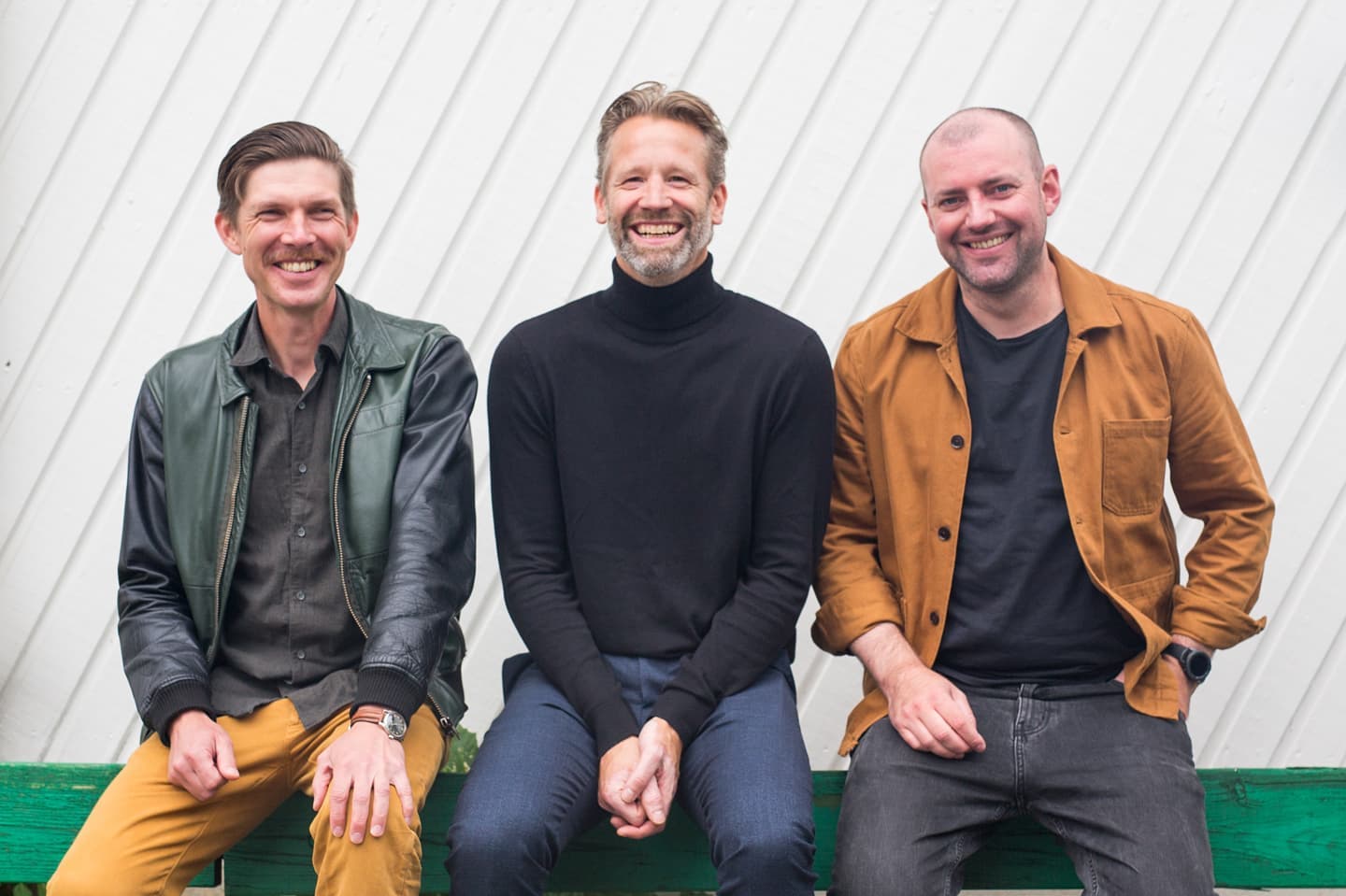 Vi är superglada över att Mårten har börjat hos oss idag! Han startade direkt med repetitioner på Göta Lejon med musikalen Forever Piaf. Mårten har också svart bälte i q-sys-programmering och har jobbat med Martin Audio och Yamaha AFC länge, så det kommer bli kanon! Vi passade dessutom på att uppdatera hemsidan, så kolla in www.wssab.se
#wssab @martenihre @gotalejon #foreverpiaf @martinaudio
@yamaha_proaudio_official
Foton av @fotografmatildasveningsson