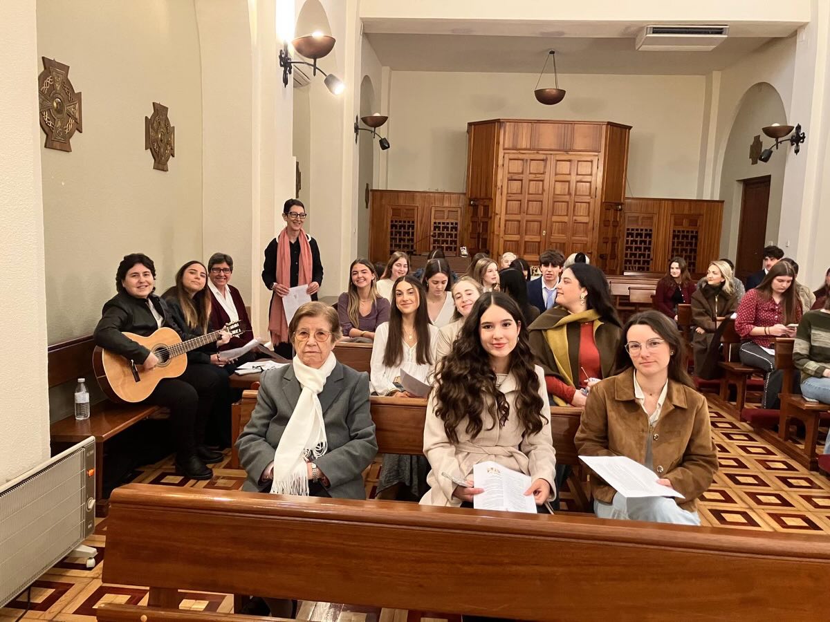 ◽️Celebración de la Eucaristía de Santo Tomás en la capilla del Colegio Mayor Santo Domingo el 7 de marzo.
▪️Así empezamos un día realmente bonito para nuestros colegiales.