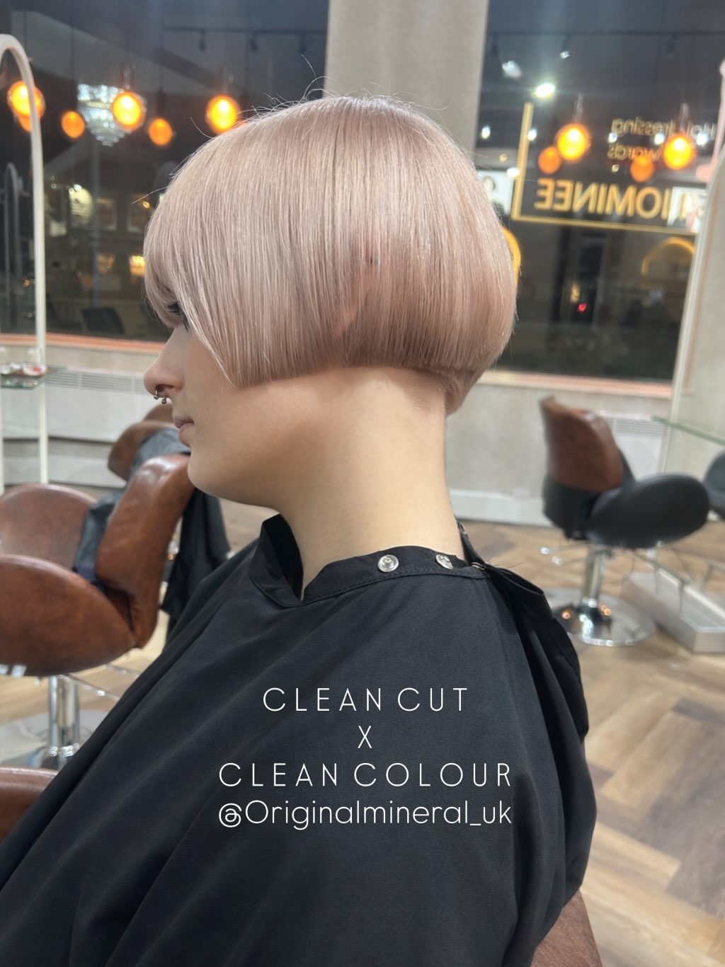 BLEACH AND TONE using @oandm._
#sheffieldsalon #sassoontechnique #sheffieldhairstylist