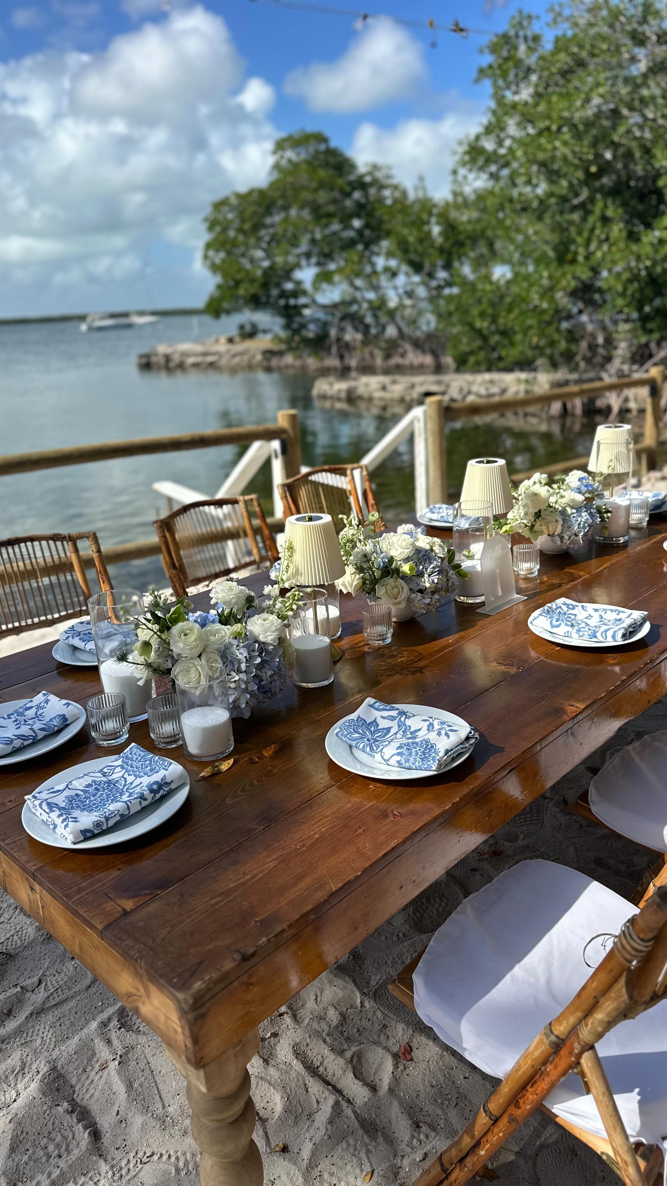 Jill & Don 💕
#designsbydarenda #flowers #freshflowers #wedding #destinationwedding