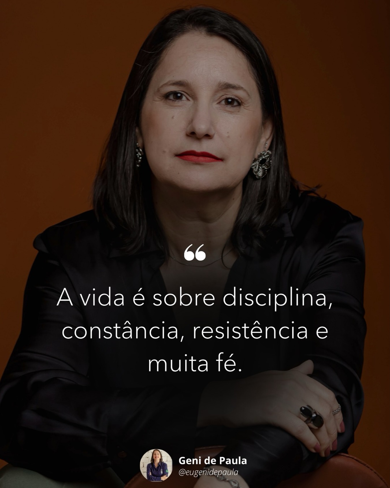 A vida não é sobre atalhos.
É sobre disciplina para continuar, constância para não parar e resistência para enfrentar os dias difíceis.
Nem sempre é fácil, mas quem segue firme no processo colhe os resultados no tempo certo.
E, acima de tudo, muita fé para seguir em frente. ✨
#disciplina #frases #propósito