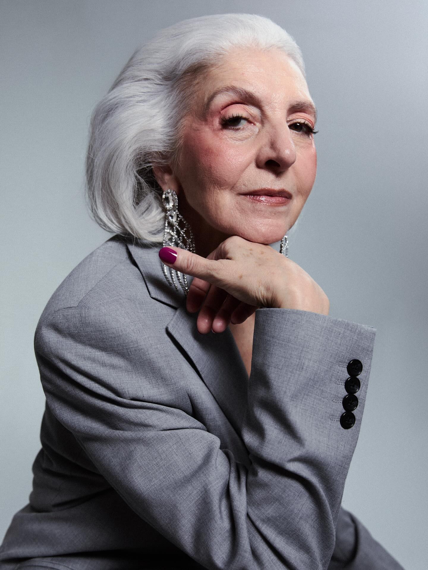 ‘The Confidence’ shoot, a celebration of midlife by @chantelkingphoto
Creative Director @anja.wohlstrom.studio
Makeup @minnie_mua
Hairstyling by @sharonrobinsonhair
Stylist @biiancanicole
Manicurist @chisatochee
Models @alexb244 and @solidsilversister
Photo Assistants @pimvanbaalen and @mcshayvisuals
With thanks to @mrsrobinsonmgt
(More images to come)