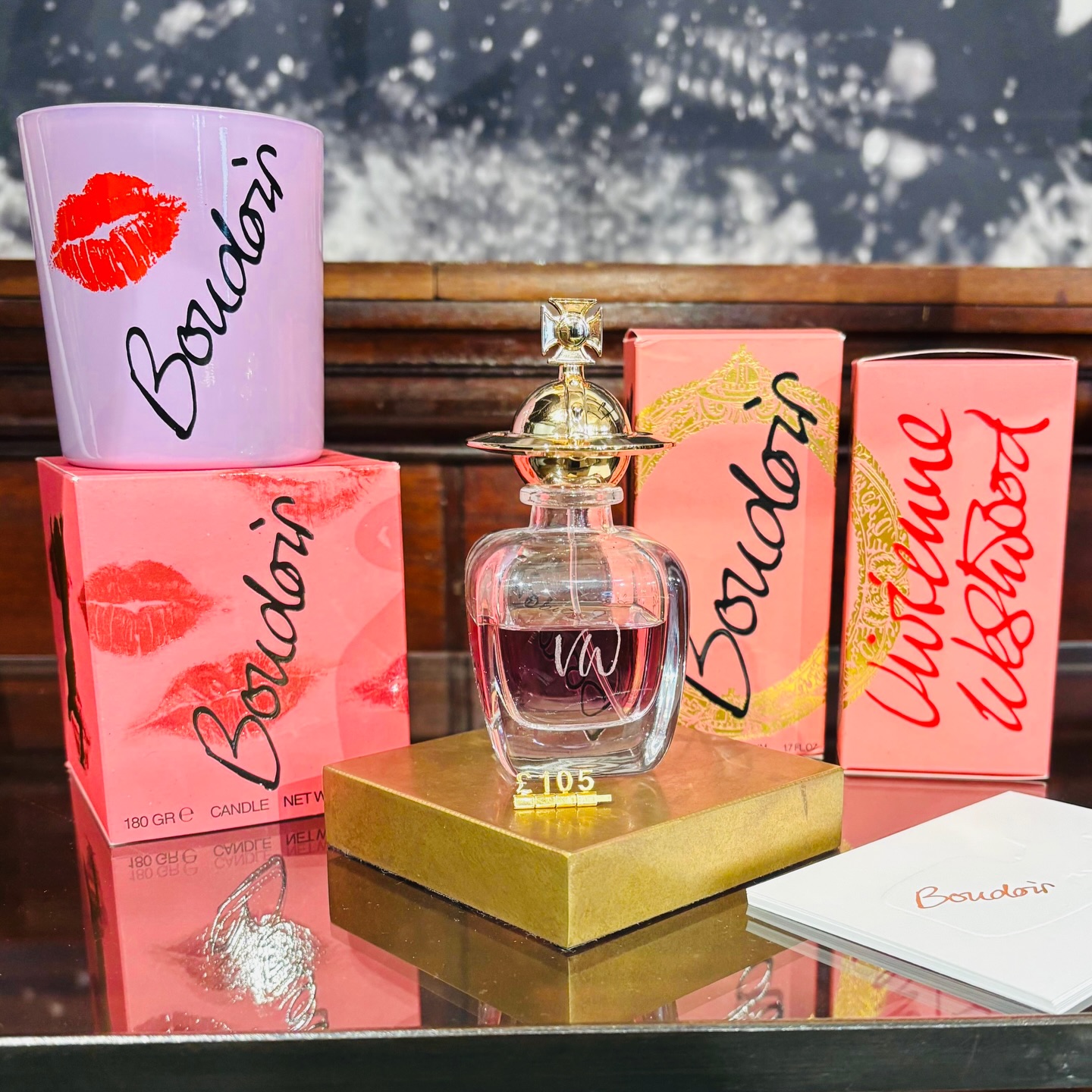 Such a lovely couple of days at @viviennewestwood ✨
Engraving names and initials onto JUST BOUDOIR fragrance bottles in Cardiff, Manchester and Leeds.
Nothing beats turning a beautiful bottle into a personal keepsake.
#engraving #personalisation #calligraphy #luxuryfragrance