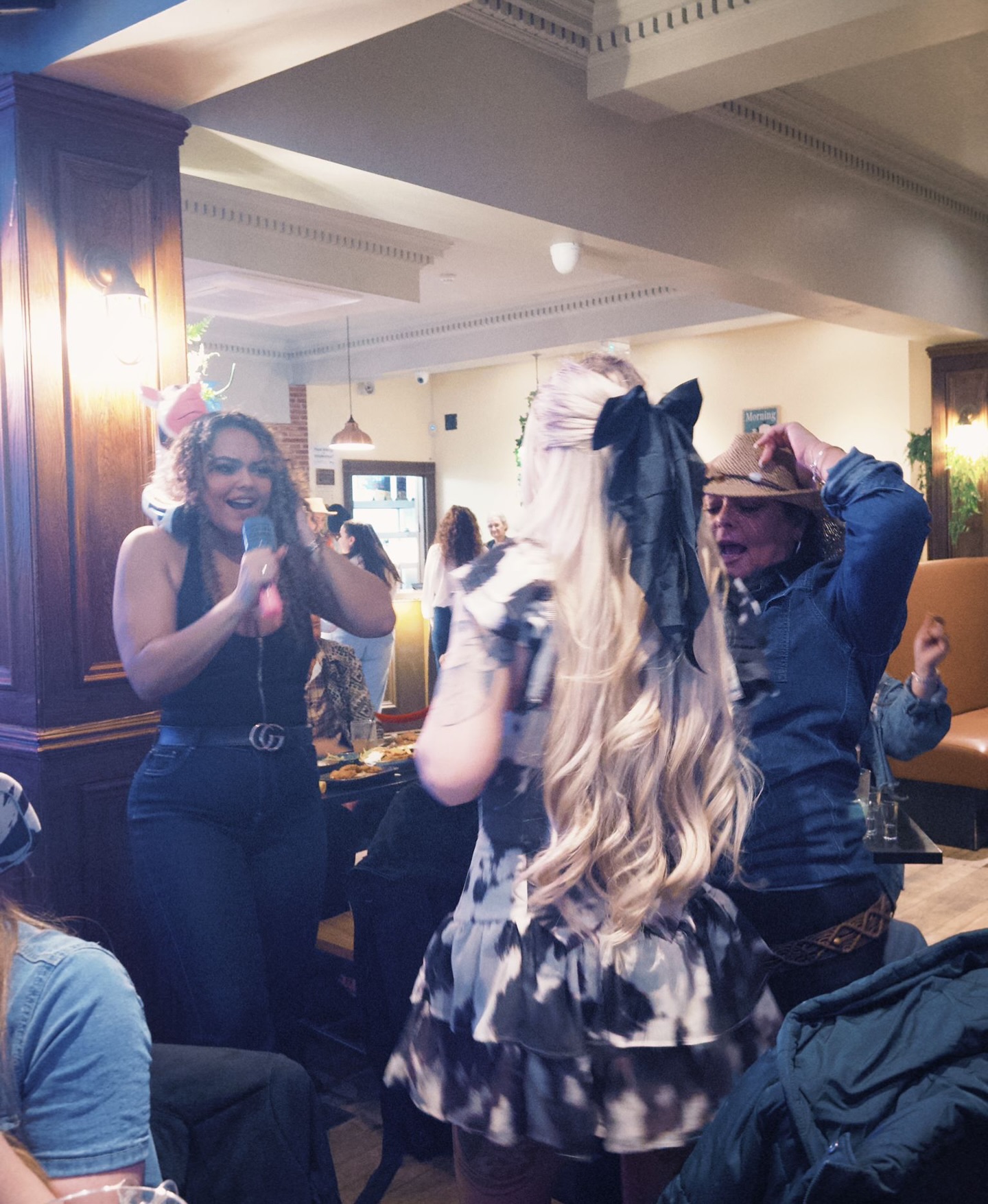 🤠 We sure did have a hoedown of a good time at yesterday’s Country Brunch! 🐄✨
Thank you to everyone who joined us and made it such a lovely event. We’ve got plenty of work going on behind the scenes to make these brunches as special as they can be, so we really appreciate everyone’s patience and support while we bring new events to life 💛
We hope you all had the best time, soaked up the country vibes, and enjoyed every minute of it! Let us know if you’re ready to saddle up for the next one… 👀🌵
#CountryBrunch #SouthStreetCoffeeHouse #BrunchGoals #Yeehaw #WeekendVibes