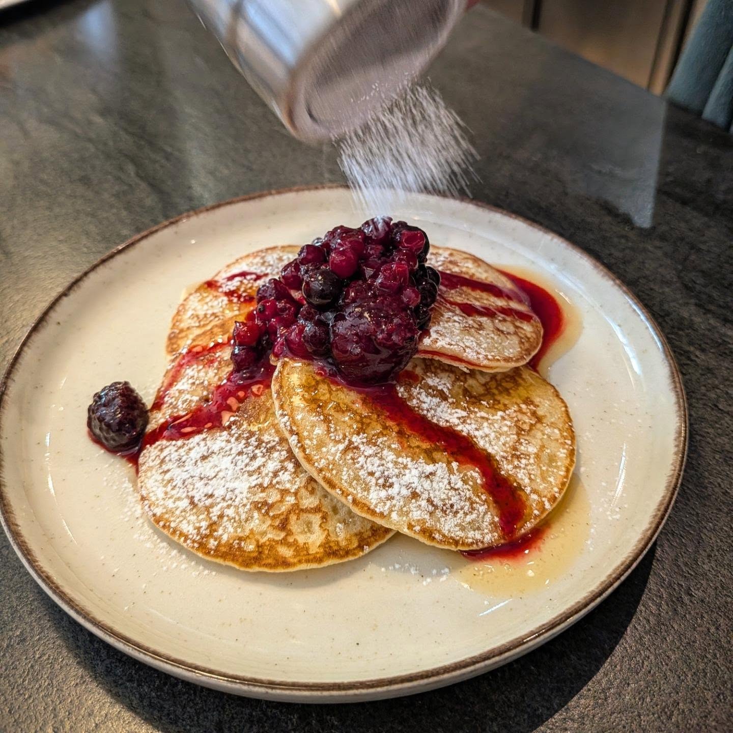 Here are our good morning light and fluffy pancakes served warm with fresh red fruits and pure maple syrup or local honey...
Find us in the heart of Montepulciano
Open for breakfast & lunch (closed Thursdays)
.
.
✨#lalmacafe
☺️#goodfoodisgoodmood
🍳#breakfast
🥪#brunch
🥘#lunch
