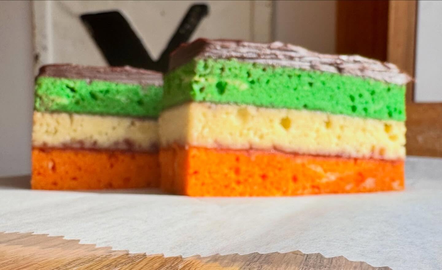 Happy Rockaway St. Patrick’s Day!! We’ve got rainbow cookies and Chocolate Coffee Stout cookies. We’ll have plenty of Thomas’ Irish Soda Bread! Be sure to pick up before the parade steps! #rockawaysoriginal #rspd #rspd2026