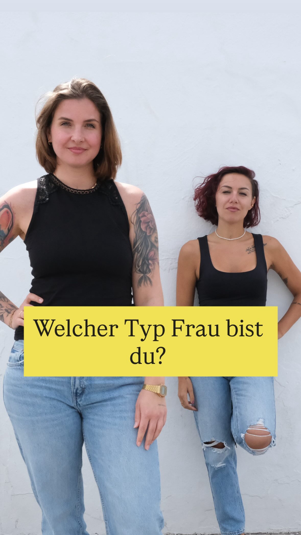 Was für ein riesiger Unterschied. 😱
Wir sprechen mit so vielen Frauen und das ist einer der größten Unterschiede!
Es gibt Frauen, die möchten einfach nur frei arbeiten. Vom Strand aus, vielleicht surfen, auf alle Fälle remote arbeiten und gerade so viel Geld verdienen, dass sich alles ausgeht.
Und dann gibt es die Frauen, die groß träumen. Die so erfolgreich werden wollen, dass jede/r sie kennt. Sie wollen so viel Geld verdienen, dass sie es nicht mehr ausgeben können. Sie wollen auf der Bühne stehen und ihre Geschichte erzählen. Sie wollen etwas Gutes tun.
Beides hat seine Berechtigung.
Ich gebe zu, dass ich am Anfang auch einfach nur frei arbeiten wollte. Weil ich nicht wusste, was überhaupt alles möglich ist. Dass ich als Mama mit zwei Kindern überhaupt dran denken könnte, erfolgreich zu werden und viel Geld zu verdienen - no way!!
Heute ist es anders. Wir träumen groß und haben uns dafür auch committet!
Es ist zu unserer Identität geworden, erfolgreich zu sein. Wir SIND erfolgreiche Frauen, die sich holen, was sie wollen!
Wie schaut’s bei dir aus? Bist du Team „einfach nur frei sein“ oder Team „ich will etwas verändern!“?