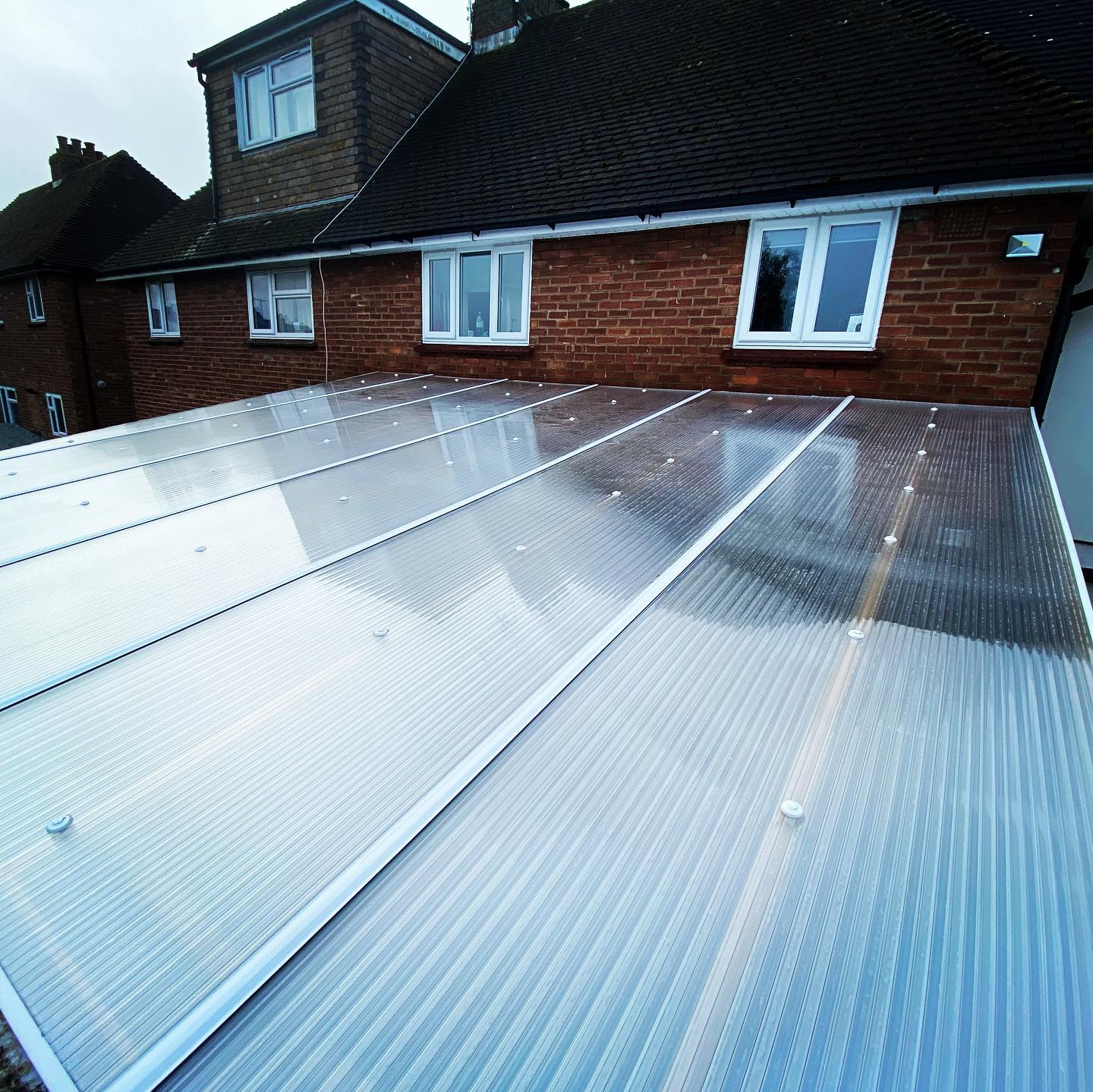 ๐ง Rainy one today but out cleaning. This was a pagoda roof which came up like new. #LewisWindowCleaning
#WindowCleaner
#WindowCleaning
#EssexWindowCleaner
#WindowCleanerEssex
#EssexWindowCleaning
#WindowCleaningEssex
#WaterFedPole
#BurnhamOnCrouch
#Maldon
#Witham
#Braintree
#Essex
#Cleaning
#WithamWindowCleaner
#MaldonWindowCleaner
#BraintreeWindowCleaner
#BurnhamOnCrouchWindowCleaner
#PureWater
#CleanWindows
#GutterClearance
#GutterCleaning
#ConservatoryCleaning
#CladdingCleaning
#LifeOfAWindowCleaner
#WindowWashing
#WindowCleaningLife
#WindowCleanersLife
#WindowCleaningService
#EssexWindowCleaningService