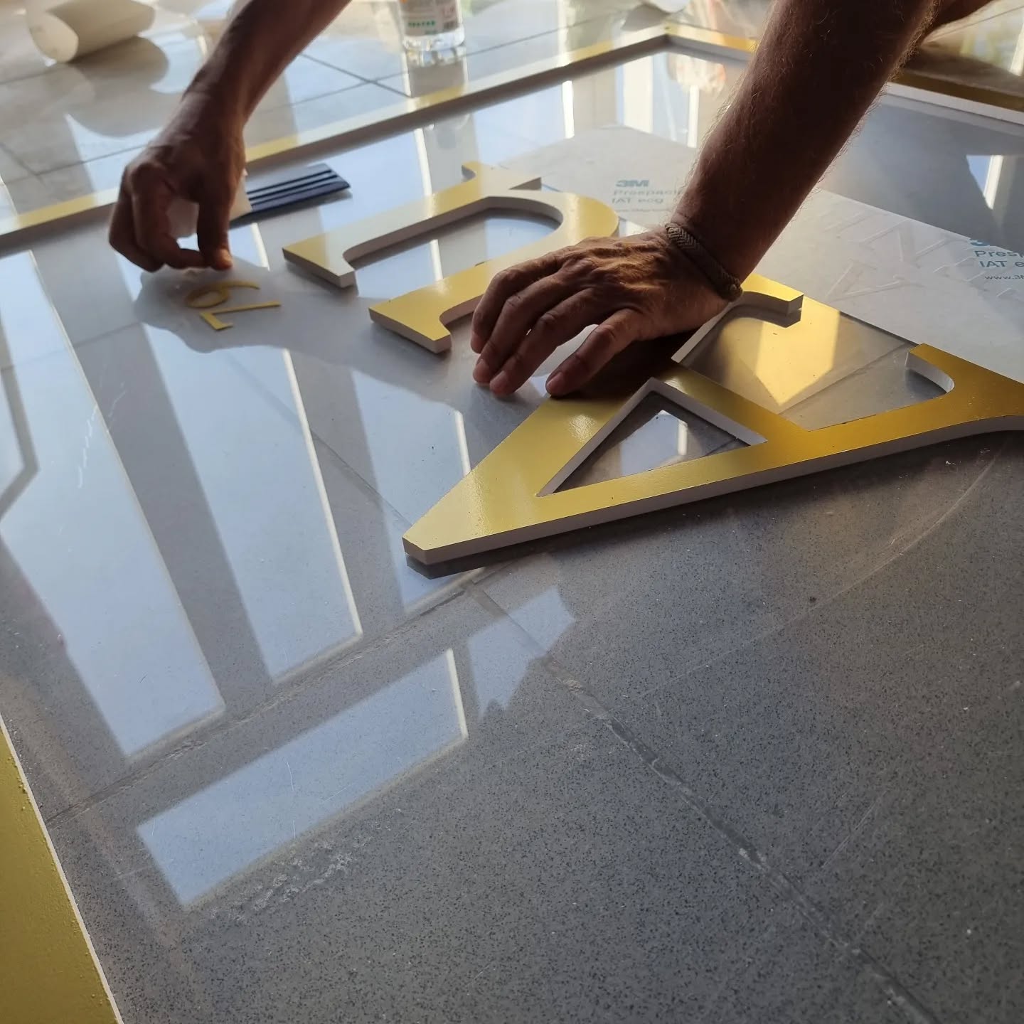 The attention to detail and precision is what sets us apart. That's why we make each work unique and special!
๐ WWW.TRAPHOUSESTICKERS.COM ๐
#traphousestickers #tenerife #stickerslaps #vectorillustration #logodesign #mounting #decorating #auvodka #lasamericas