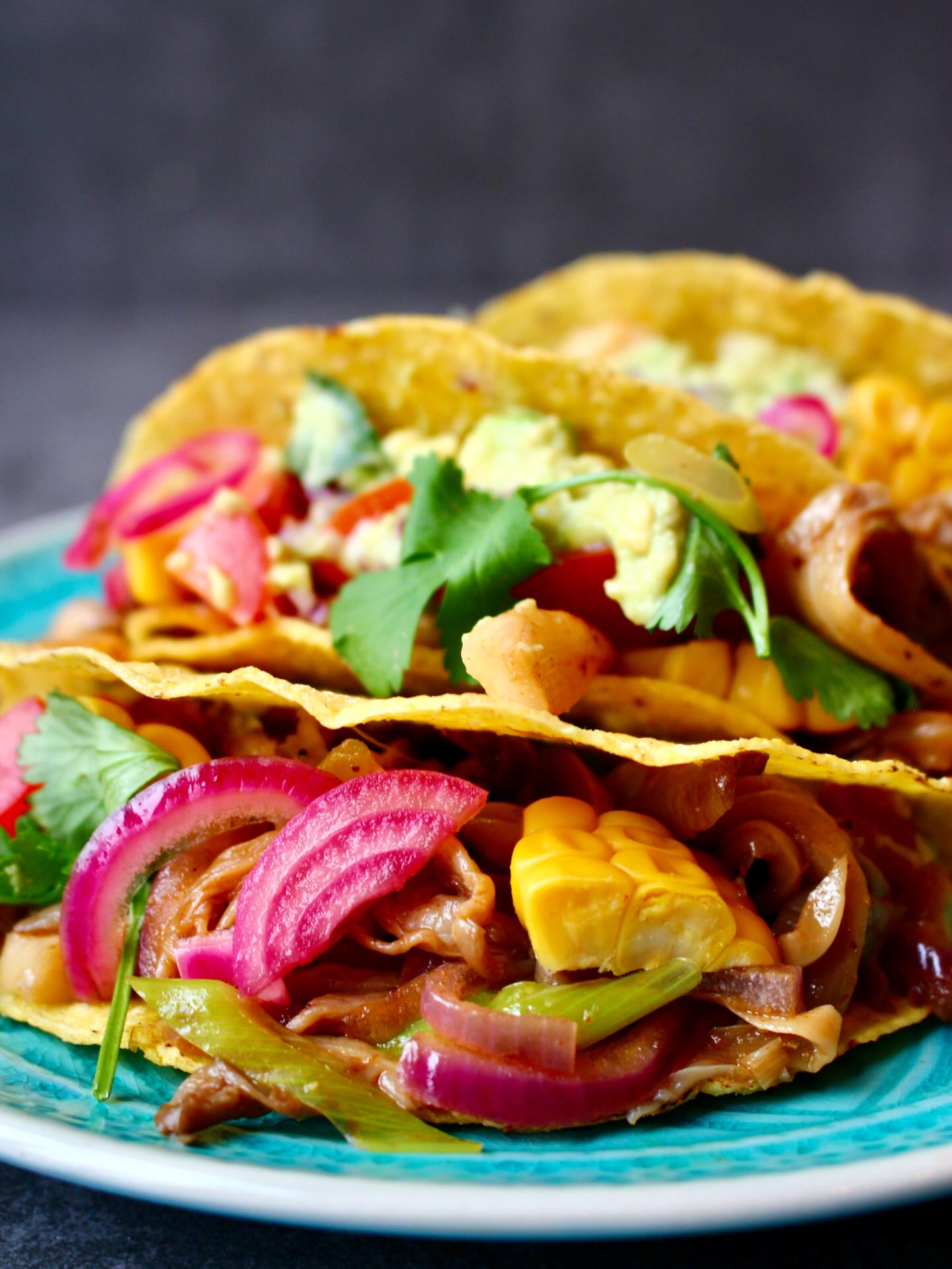 Crispy Tacos with Oyster Mushrooms & Guacamole 🌮🔥✨🍄🟫
Vegan, fresh and full of flavor😋
#tacos #avocado #oystermushroom #soulfoodcooking #freshfood