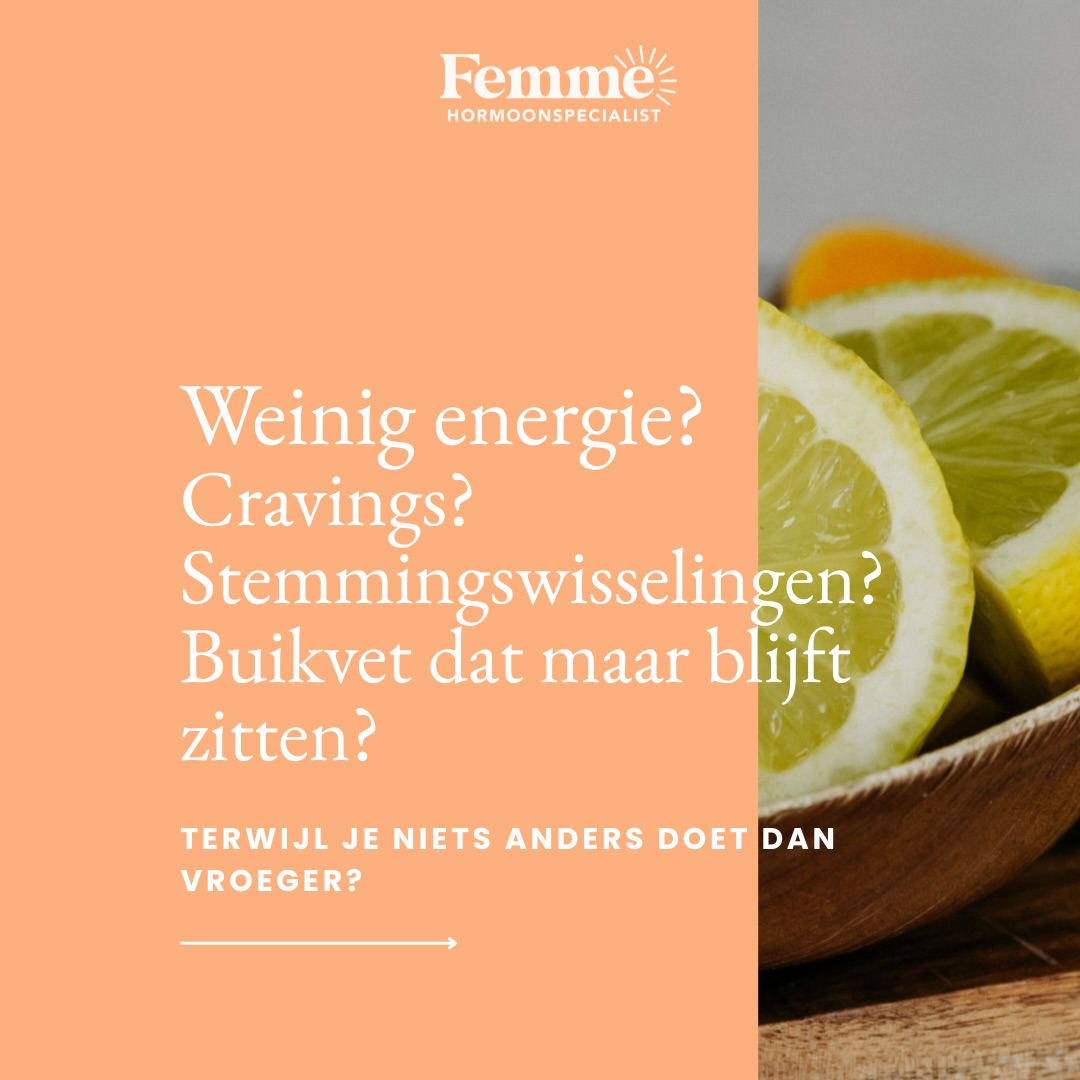 Veel vrouwen lopen rond met klachten waarvan ze denken dat het er “gewoon bij hoort”.
Vermoeidheid.
Stemmingswisselingen.
Een opgeblazen gevoel.
Cravings.
Of steeds aankomen terwijl je eigenlijk niet anders eet.
En vaak hoor je dan: “dat zijn je hormonen, daar moet je mee leren leven.”
Maar dat klopt niet.
Je hormonen raken uit balans door dingen zoals je bloedsuiker, stress, slaap en darmgezondheid. Als je die schakels begrijpt, kun je je lichaam weer helpen om in balans te komen.
Daarom geef ik op 17 maart om 10:00 uur een gratis live masterclass:
“Van Hormonale Chaos naar Balans.”
In deze masterclass leer je:
👉🏻 De 3 sleutels naar meer energie en een stabiel gewicht
👉🏻 Waarom je bloedsuiker zo’n grote rol speelt in je hormonen
👉🏻 Hoe stress en slaap je cyclus en vetverbranding beïnvloeden
👉🏻 Wat je darmen te maken hebben met PMS, moodswings en cravings
Geen ingewikkelde diëten of strenge regels.
Maar praktische inzichten die je meteen kunt toepassen.
Herken jij jezelf hierin?
Reageer hieronder met “GRATIS” en ik stuur je de aanmeldlink voor de masterclass.