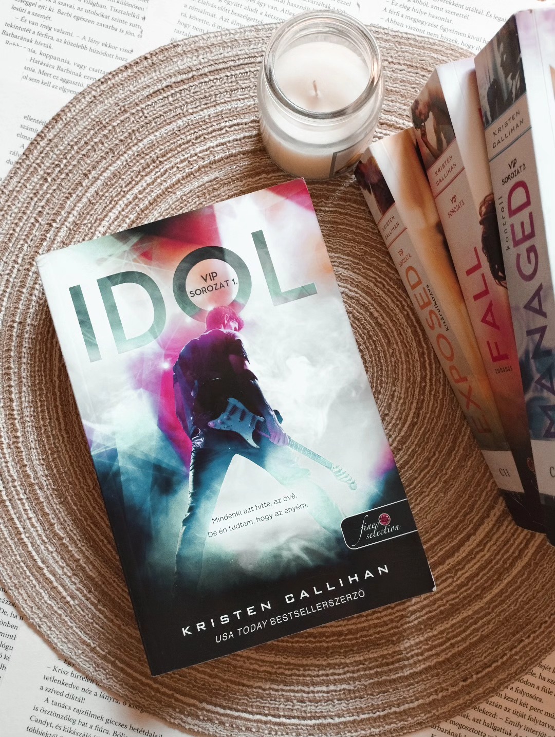 We love a foreign edition 😍 Killian & Libby are ready for you to dive in!
📸: elolvasottsorok