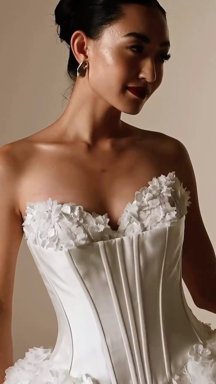 I think we’ve found your dream dress. 🩷
Akari by @maggiesotterodesigns , has a sweetheart neckline 3-D flower accents wedding dress, designed for any and all magical fairytale venues. Enchanted forest? European castle? Moonlit garden? You might as well book them all.
Features that encapsulate the essence of this season.
* 3-D flower with pearl accents over Chantilly lace
* Sheer bodice with exposed boning detail with basque waist
* Strapless sweetheart neckline
* Lined with Rosario crepe back satin
* Zipper closure with covered buttons trailing to hem
Available here in Wakefield, Yorkshire
✨ Website and booking in the bio
#bridetobe #yorkshirebridal #fairytalewedding