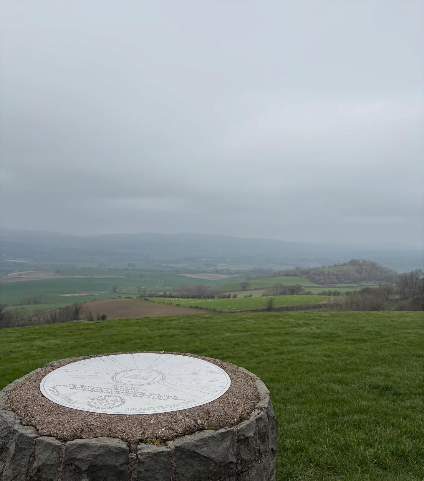 Bit misty but still a lovely walk.
20mins away from the lodges.
Beautiful castle ruins, an amazing view….even better on a clear day 😉 and a wonderful cafe for before or after 😋
@castlekitchen