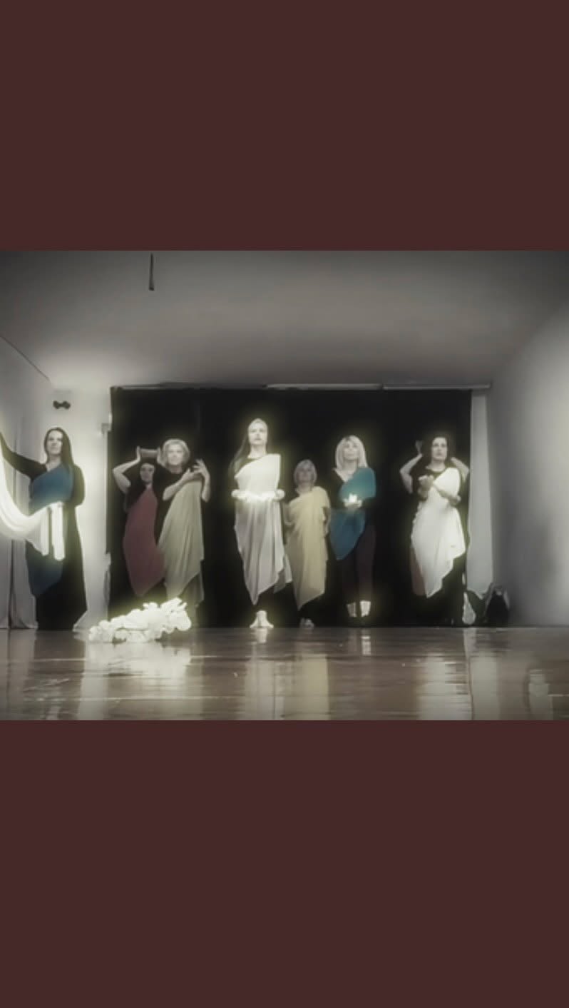 8 offering positions 🌿
With vases, veils, baskets and simple ritual objects, we explore a quiet practice of movement.
* How does the body move when it carries something with intention?
* How does the gesture change when it becomes an offering?
Small movements.
Careful distances.
Coordination.
Presence.
Not every dance needs strong rhythms, skips or fast steps. Sometimes the depth of movement lives in the subtle details — and in the inner quality of the gesture.
A small exploration from my lovely Chorosophy students, discovering how intention shapes movement.
#chorosophy #ancientgreekdance #templedance #danceclasses