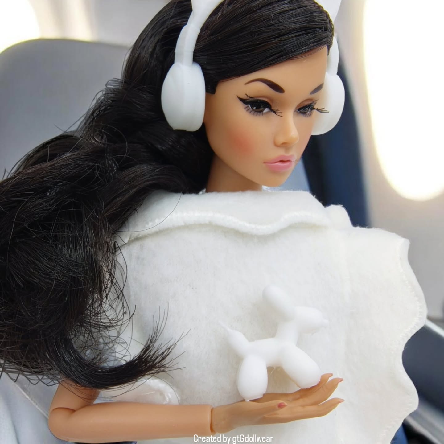 ✈️ Flying with a doll is elite — she doesn’t complain, she doesn’t snore, and she always lets me have the window seat.
Our new Travel Set just landed in store, and honestly… it’s giving “main character at 30,000 feet.”
And who knows — next time you travel, you might discover that while
other passengers are reading, sleeping, minding their business…
you are staging a full doll photoshoot mid‑flight like it’s totally normal😉
#gtGdollwear #poppyparkerdollcollector #integritytoysdolls #wclub #travelfashion