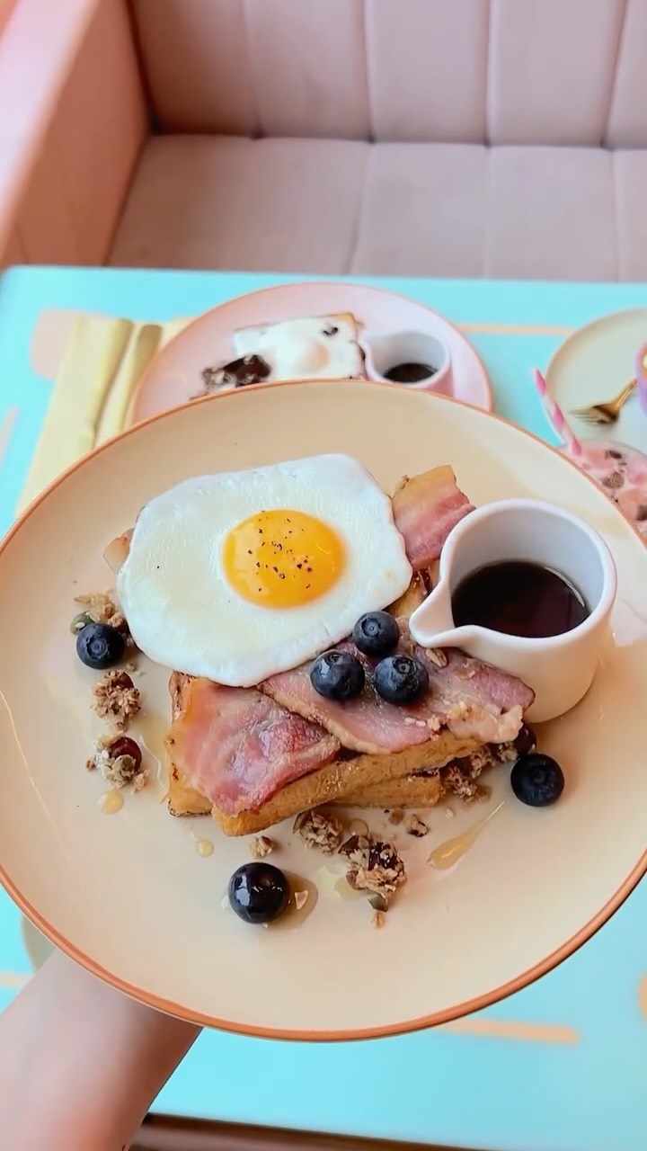 **COMPETITION TIME** (now closed)
Spring brunch 💐
With the weather brightening up we’re adding some more colour to our plates with our new spring brunch menu ☺️
For your chance to win brunch for 2, all you need to do is:
🌸 Follow us @letthemseecake
🌸 Like and reshare this post
🌸 Tag your brunch friends in the comments
Winner will be drawn Tuesday 10th March - pob lwc pawb 💫
#letthemseecake #springbrunch #springtreats