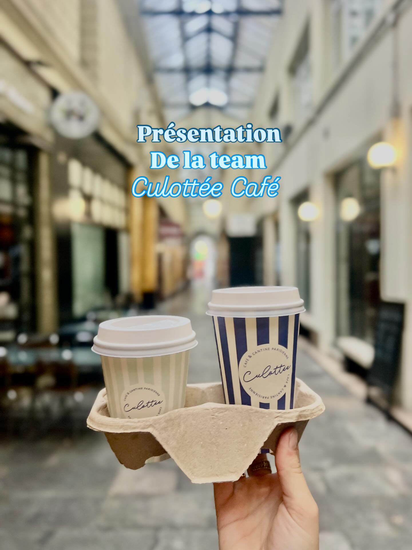 Aujourd’hui on vous présente la team Cuisine avec Anouk 👩🍳
Toujours partante pour mettre de la bonne humeur en cuisine, Anouk adore bosser avec son équipe dynamique et souriante. Son petit (gros) faible ? Le cookie noisette… et franchement, on la comprend : impossible d’y résister 🤭🍪
Fun fact : son talent caché : voler un cookie discrètement pendant le service (chut 🤫).
#traiteur #breakfast #lunch #brunch