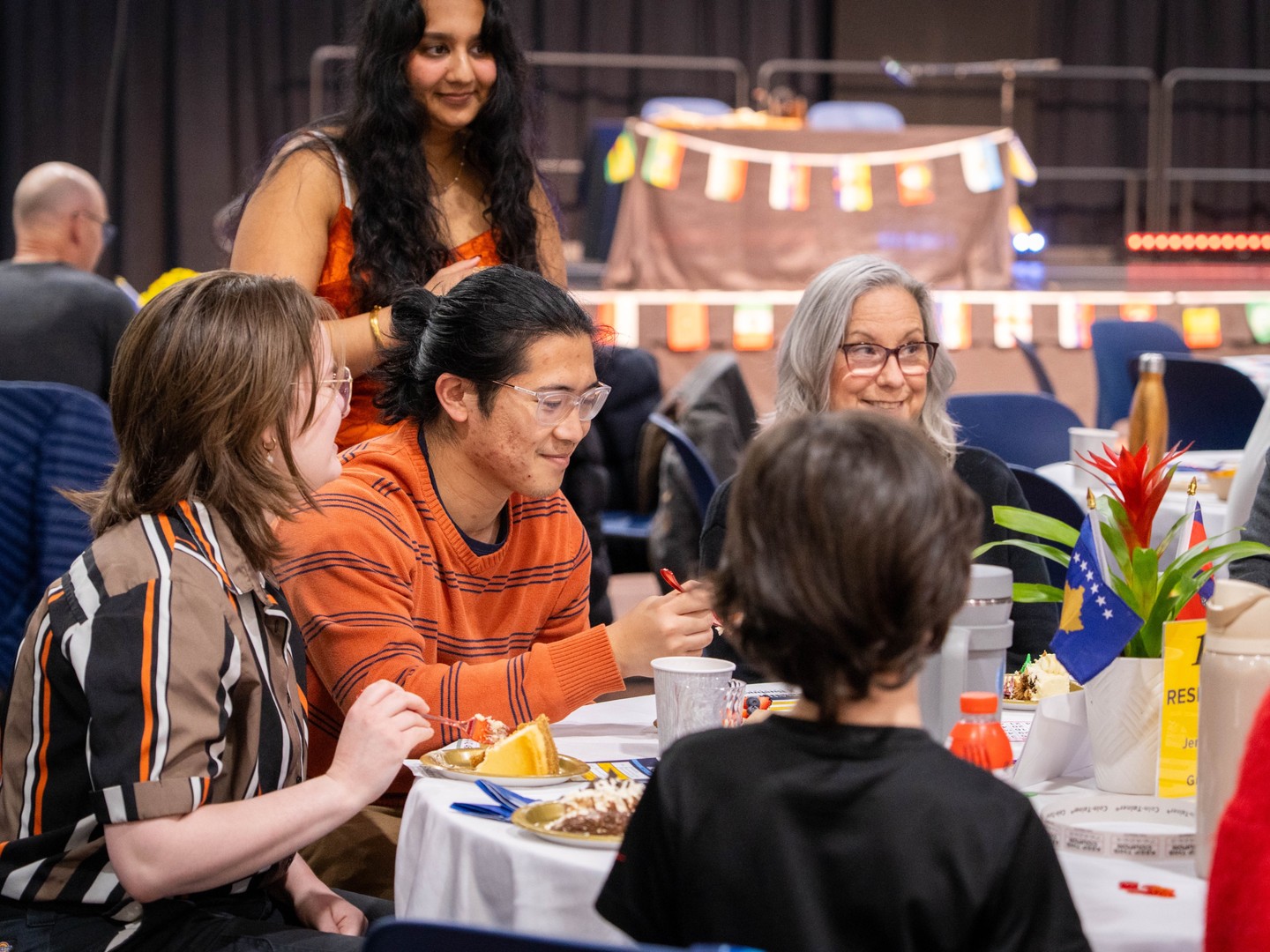 Serving up sweets in preparation to serve faithfully!
Thank you to all who came to our Missions Benefit to support our students for their upcoming trips to Cambodia and Kosova this summer! We hope you enjoyed the sweet desserts, creative auction baskets, and fun moments with our mission teams!
If you want to read more about and support our missions teams doing global good, visit our missions webpage: bushnell.edu/student-life/campus-ministry/mission-trips/