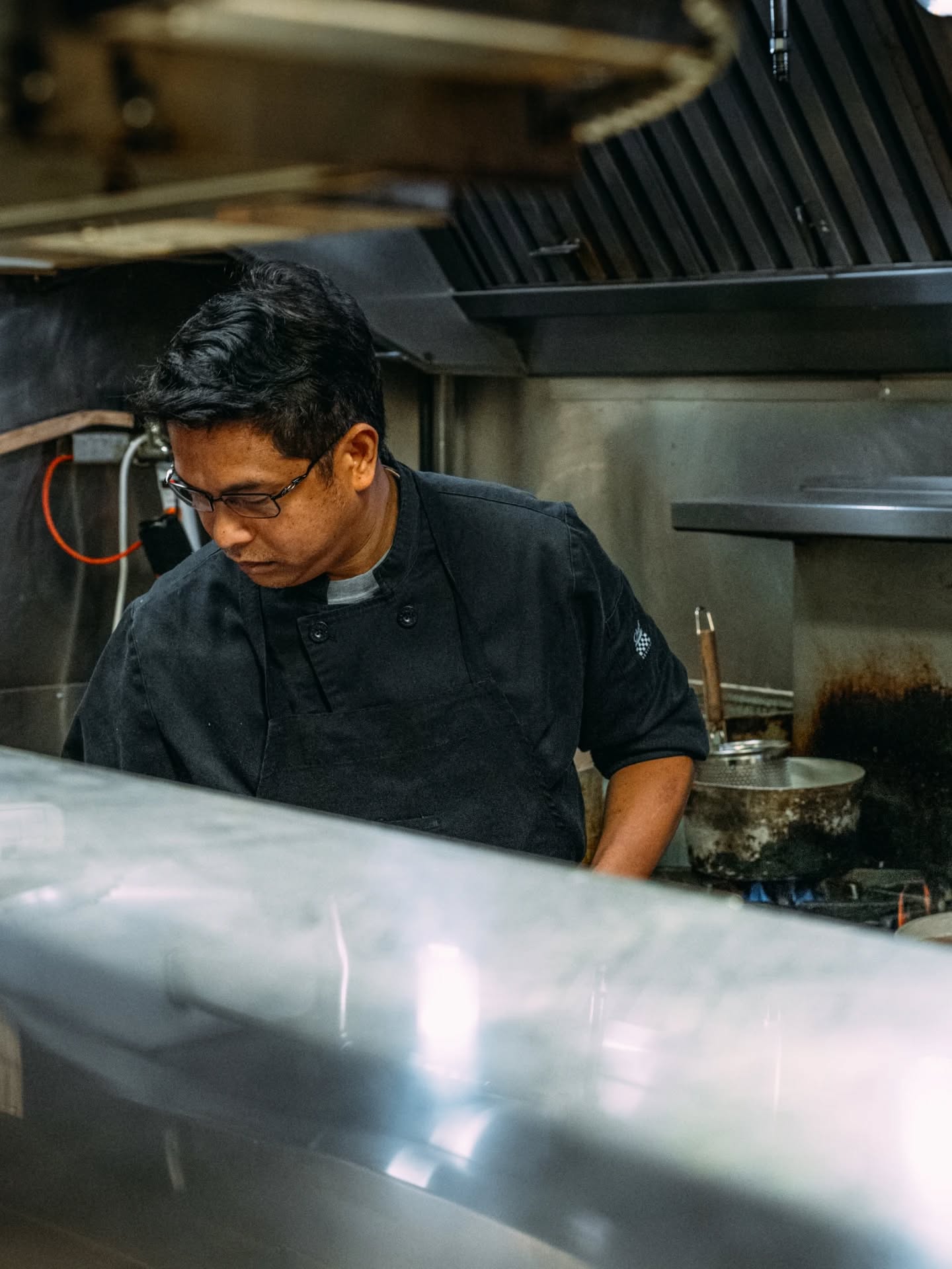 "Yes, Chef!"
Just a quick Chef Renato appreciation post ๐ค
Because of his commitment to serving beautiful food, our stomachs are full and our hearts are warm.
#YumSon #VietModern #NelsonBC
________________________________________________