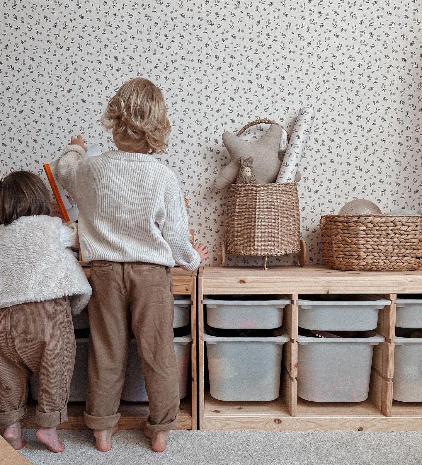 Bloom where little dreams grow 🌸
Our Roomblush Recycled Collection features two beautiful flower prints designed to bring a gentle, playful touch to kids’ rooms: Little Flowers and Floral Dance. Soft colors, sweet patterns, and a more conscious choice for your walls.🩷
Which one is your favorite? 🌼