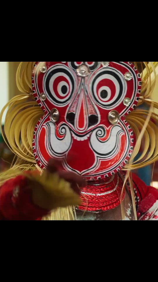 Why Gods of Malabar?🔥
That was the question in my mind as i stood there in the middle of night, Surrounded by chenda and fire and hundreds of watchful eyes. At first it felt like a ritual being performed.
Somewhere in that moment in the middle of malabar the answer slowly revealed itself.
📍Kannur, Kerala
Follow: @vedaantkulkarni_dv
#kannur #kerala #india
#reelstrending #reelsındia