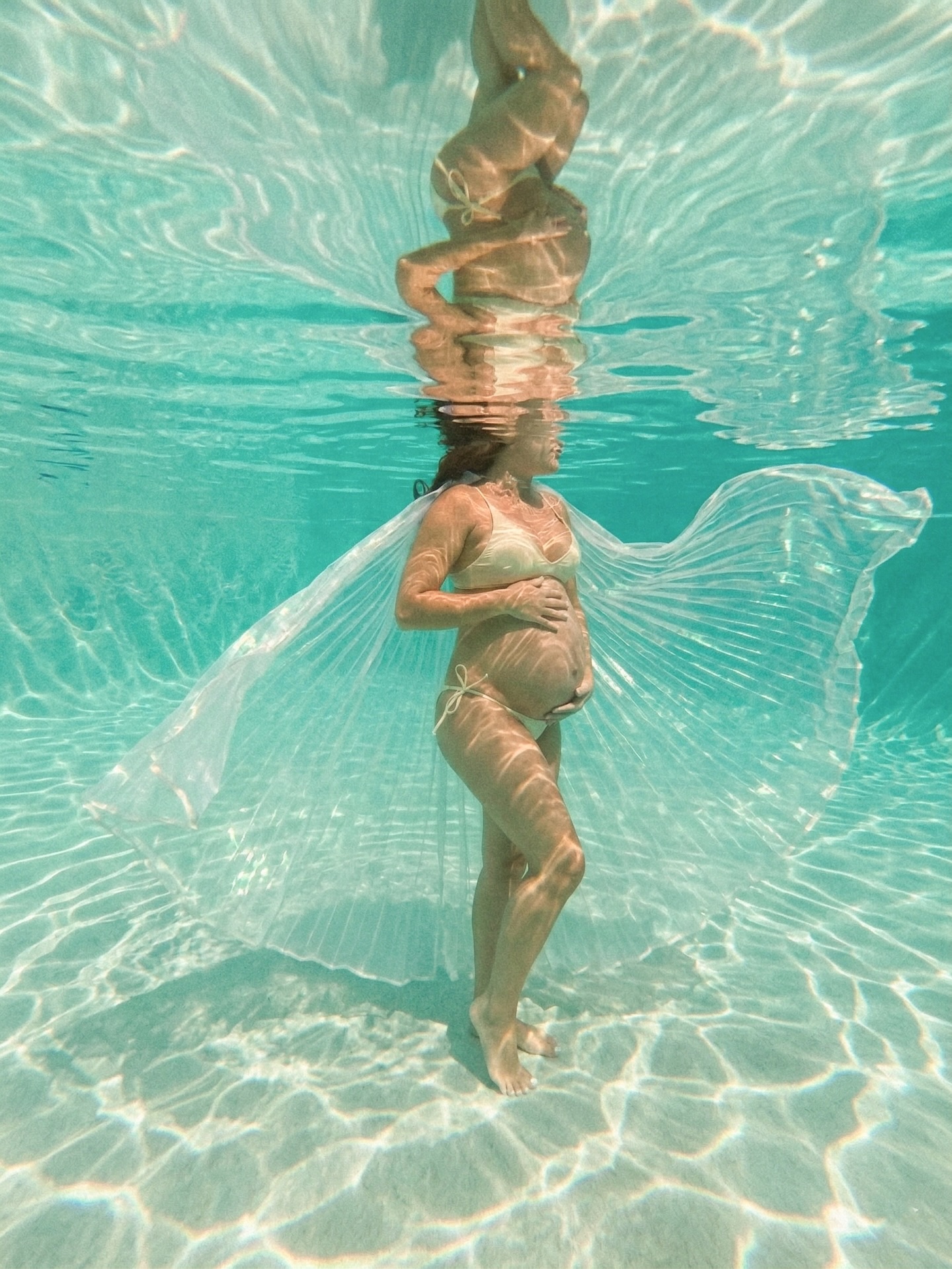 We waited forever for the perfect weather window for this underwater maternity session. 🌊🤍 Every day the forecast changed, the wind picked up, or the water wasn’t quite right. When we finally saw a good day ahead, we locked it in and crossed our fingers.
And of course… the day arrived and it rained. 🌧️
For a moment we just sat there with the model, watching the sky and wondering if we should call it. But sometimes the best thing you can do in photography is simply wait… breathe… and go with the flow.
So we did.
We waited a little longer, trusted the process, and eventually slipped into the water anyway. And honestly? It turned into one of those sessions that reminds me why I love what I do. The calm after the rain, the soft light, the quiet underwater moments… it all came together in the most beautiful way.
Proof that sometimes the magic happens when things don’t go according to plan. ✨