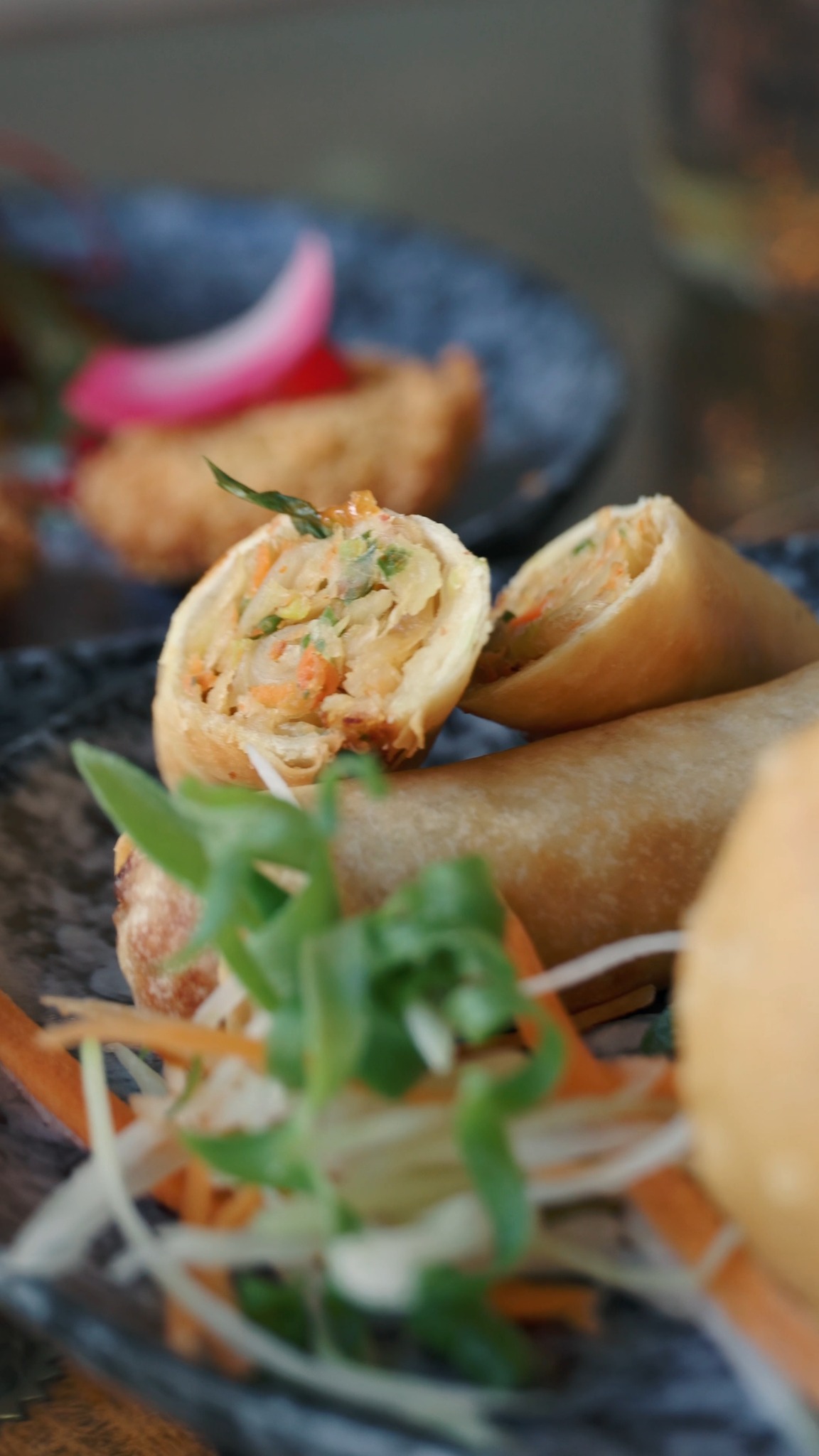 Erlebe die Gewürzexplosion in Konstanz! 🌶️✨
Bist du bereit für ein kulinarisches Abenteuer? Tauche ein in die Welt von Karma – dein Hotspot für indisch-asiatische Köstlichkeiten mitten in der City. Perfekt für heiße Dates oder coole Abende mit den besten Leuten.
#KarmaKonstanz #IndischAsiatisch #KonstanzEats #SpiceKitchen #FoodLovers