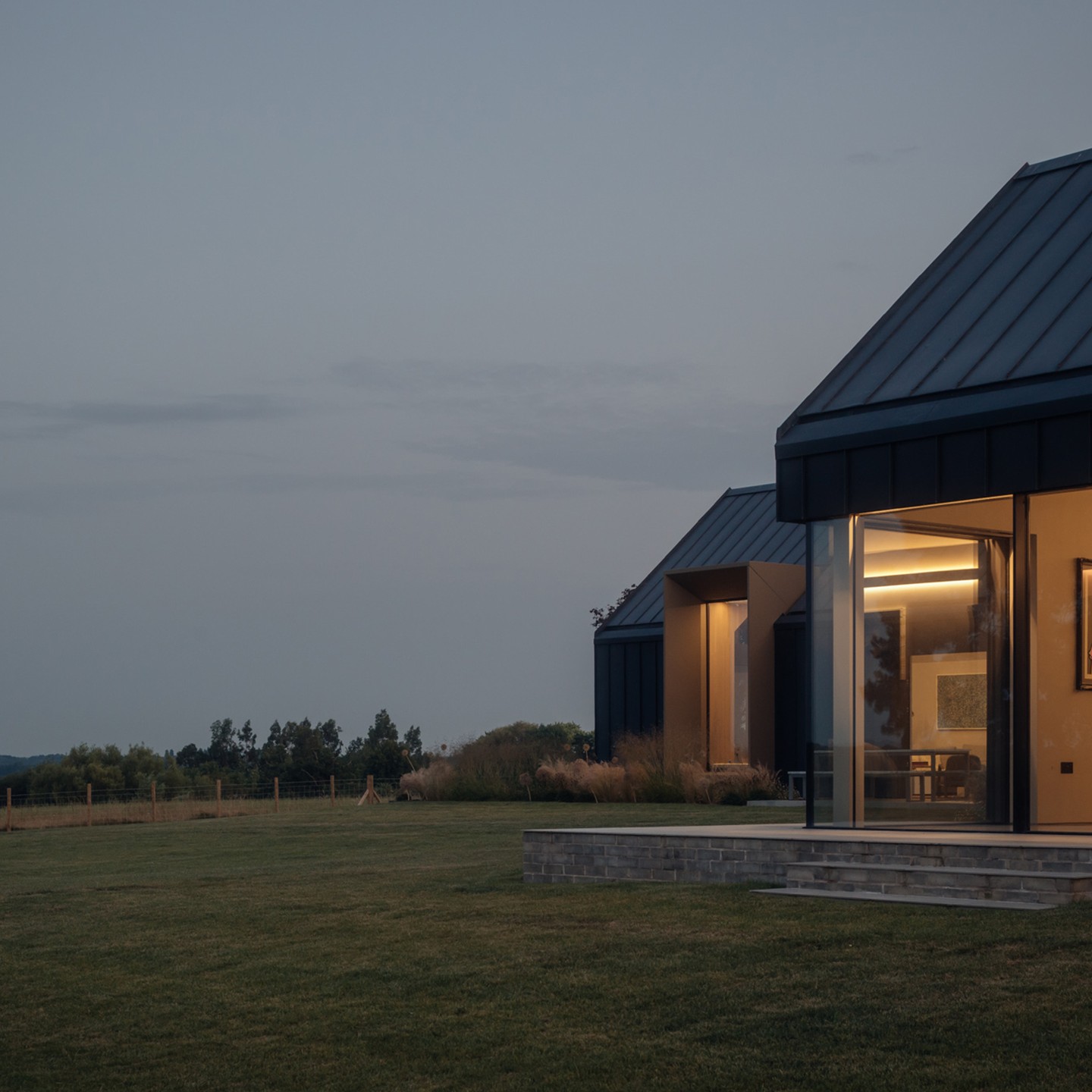 Luxury Countryside House / Kent
... at dusk
architect @mortonscarr
zinc @zincroofingcompany
photo @clickclickjim
#construction #architecture #architect #newbuild #selfbuild #house #granddesigns #newbuildhouse #renewableenergy #modernhouse #onsite #progress #contractor #luxury #contemporaryarchitecture #residentialarchitecture #sevenoaks #kent #autumn #countryside