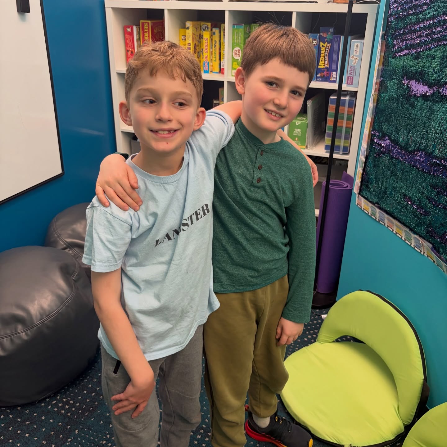 “Yeah, we’re besties now.”
Social skills level unlocked: best friend. Speech group doing what speech groups do best. Helping kids connect. 💚
#MetAtSpeech #SpeechGroup #Langsters #2eKids #FriendshipGoals
