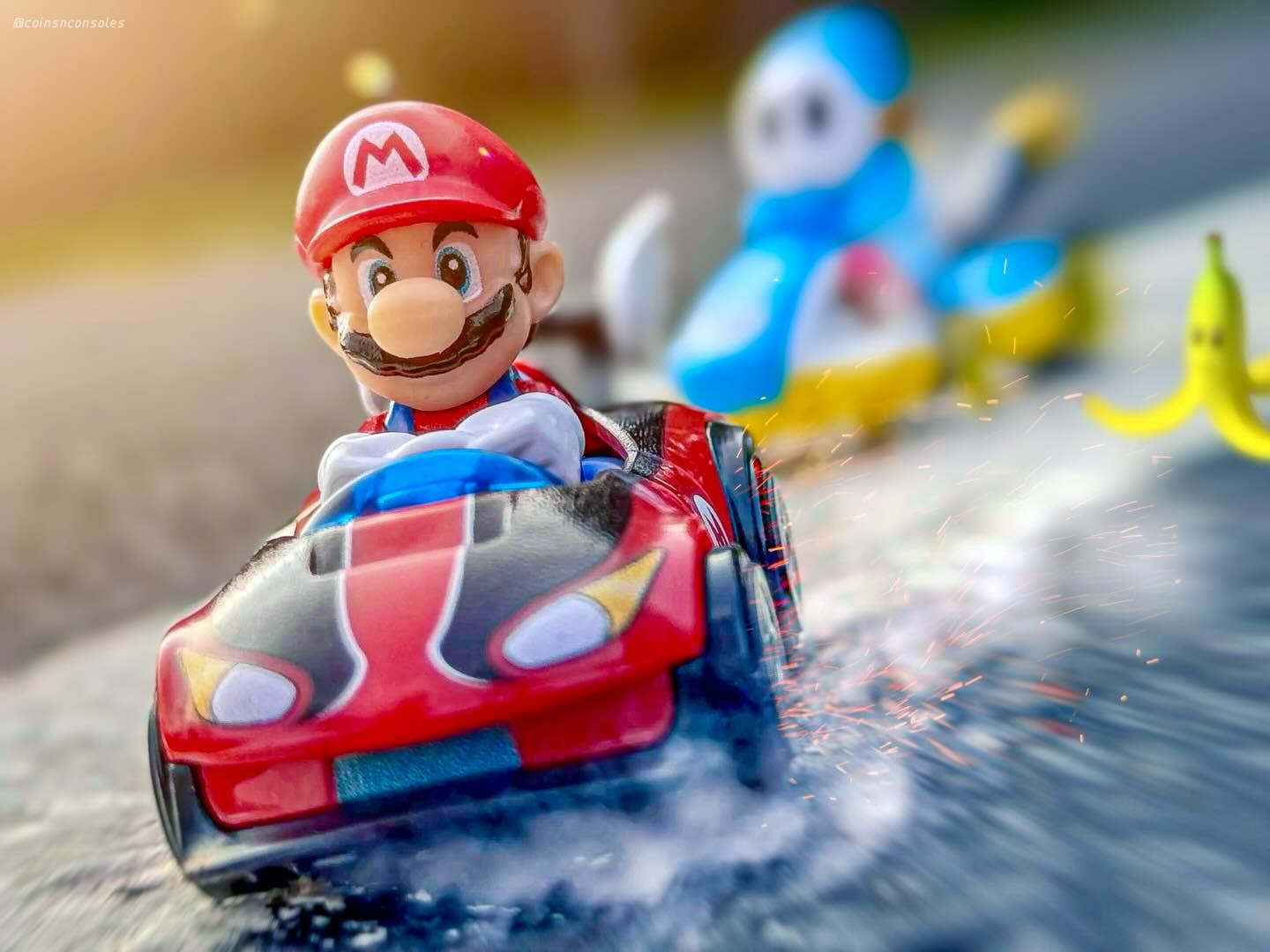 Mario Kart World… Outside! 🔴🟡🟢🏁
(📸 Mario and Shy Guy Mario Kart Hotwheels)
*Swipe for BTS
————————
#nintendo #nintendoswitch2 #mariokartworld #ニンテンドー #マリオカートワールド