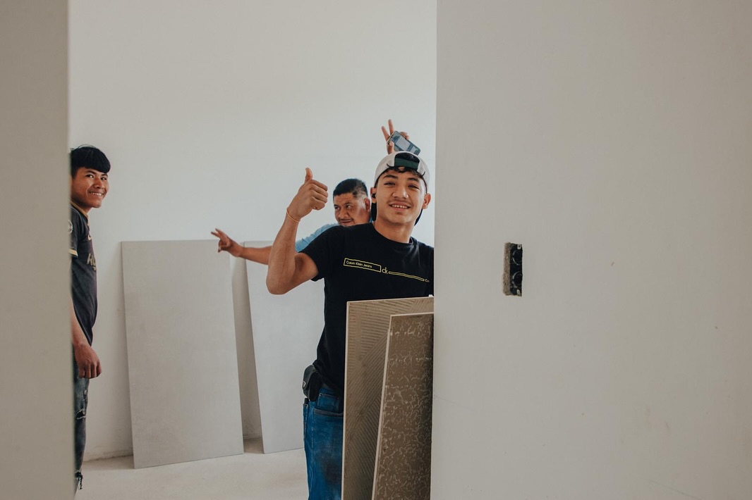 A quick and well deserved Shout Out to the best Crew!
These hardworking guys put all they’ve got into every detail, every single day!
Join us in praying for their health, their safety and their hearts 🙏🏼