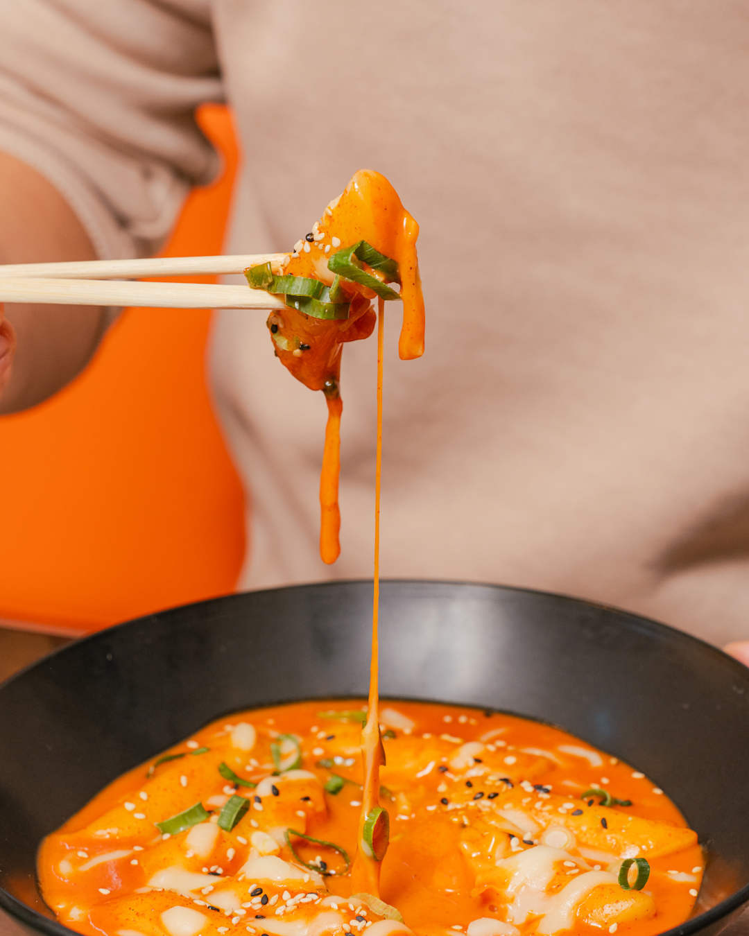 Tteokbokki bien fondants, sauce qui pique juste comme il faut… le comfort food coréen par excellence ❤️🔥
🍔 Bulgogi Smash Burger & poulet frit coréen
📍354B rue de Vaugirard, 75015 Paris
⏰ Ouvert du Lundi au Dimanche 11h30-22h30
#smashburger #parisfood #food #burger #chicken