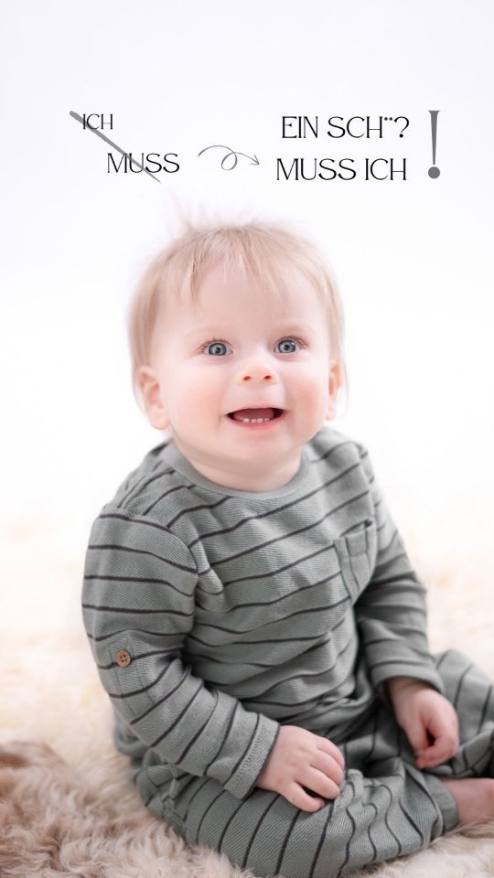 ... und das heißt nicht, dass man nicht auf gute Ratschläge hören kann.
Gerade am Anfang steht man oft vor der Wahl: Schnell und einfach, oder tief in die Materie?
Ich habe mich für den harten Weg entschieden. Und vieles ist auch ein Gefühl der Intuition.
In über 10 Jahren Selbstständigkeit gab es Momente, in denen ich geweint habe und verzweifelt bin, weil ich mir bewusst die schwierigsten Jobs gesucht habe, um wirklich zu lernen.
Heute höre ich oft: „Mach es dir doch leichter“, „Bearbeite weniger aufwendig“ oder „Schau, dass du schneller mehr Profit rausholst“.
Ich kann es ehrlich gesagt nicht mehr hören. In einer Welt, in der es scheinbar nur noch um „schneller, mehr, effizienter“ geht, bleibe ich bei meiner Intuition.
Ja, meine Bearbeitung braucht Zeit. Ja, ich gehe tief ins Detail. Aber nach einem Jahrzehnt Erfahrung weiß ich: Nur so entstehen Bilder, die auch in 20 Jahren noch Bestand haben. Für meine Kunden möchte ich kein schnelles Produkt, sondern echte Handwerkskunst. ✨
Das hier im Video ist meine Realität – mit Liebe zum Detail, auch wenn es mal länger dauert.
Wie geht es euch damit? Habt ihr in eurem Job oder Alltag auch das Gefühl, dass alles nur noch schneller gehen muss? Oder seid ihr auch Team „Qualität braucht Zeit“? Lasst uns mal ehrlich in den Kommentaren quatschen. 👇
.
.
The-mirror-box@gmx.de
www.the-mirror-box-photographie.de
.
.
#fotografinmitherz
#editingphotos