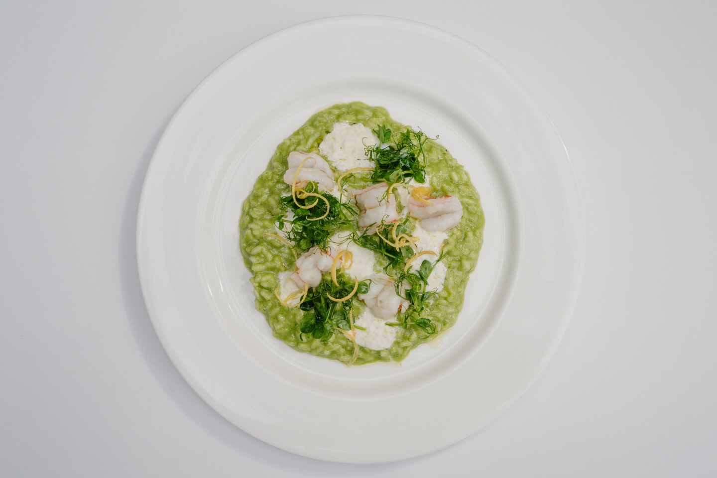 Art on the plate✨
A delicate risotto, vibrant greens, and fresh seafood, thoughtfully composed as one of our chef’s seasonal creations.
At Salute Ristorante, every detail matters.
•••
#saluteristorante #chefsspecial #artontheplate #palmbeach #palmbeachdining
