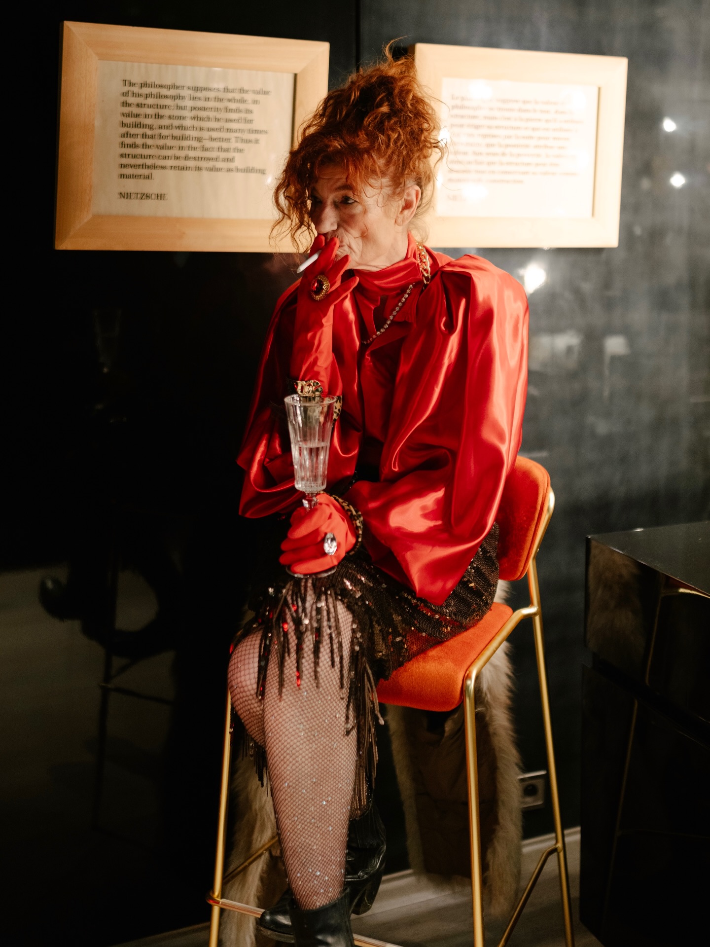 Meet Madame Pipi. An iconic character who turns a bathroom break into a memorable moment. A refreshing mint? A cigarette? In for some good gossip? Madame Pipi has you covered. Character creation and type casting at its finest.
For @thefriendsbyverhulst
#soul15evententertainment #soul15 #charactercreation #typecasting #costumedesign