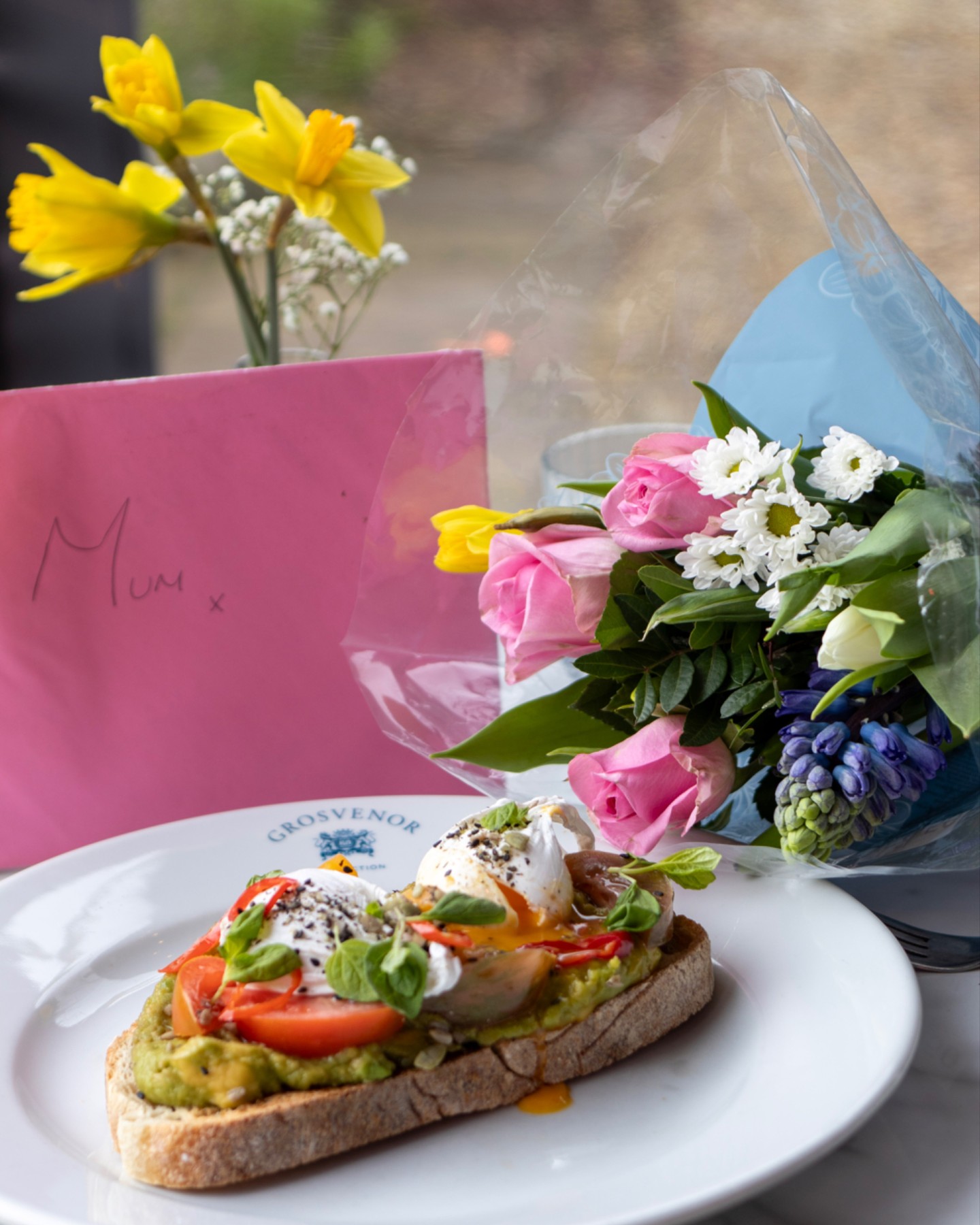 Make Mum's Morning with Us 💐 ☀️🥂
Slow things down and start early this Mother's Day weekend at The Kings Arms. Join us for brunch on Saturday 14th from 11am–3pm, where you’ll find all her favourites on the menu with the option to add 90 minutes of bottomless cocktails. We’ll also be treating Mum to a complimentary mimosa to make the occasion that little bit more special.
If you’re planning an early start on Mother’s Day (Sunday), our breakfast menu will be served from 8am, with plenty of hearty options to begin the day properly.
Whether it’s breakfast, brunch, or a relaxed catch-up over something sparkling, we’d love to welcome you.
Reserve your table via the link in bio.