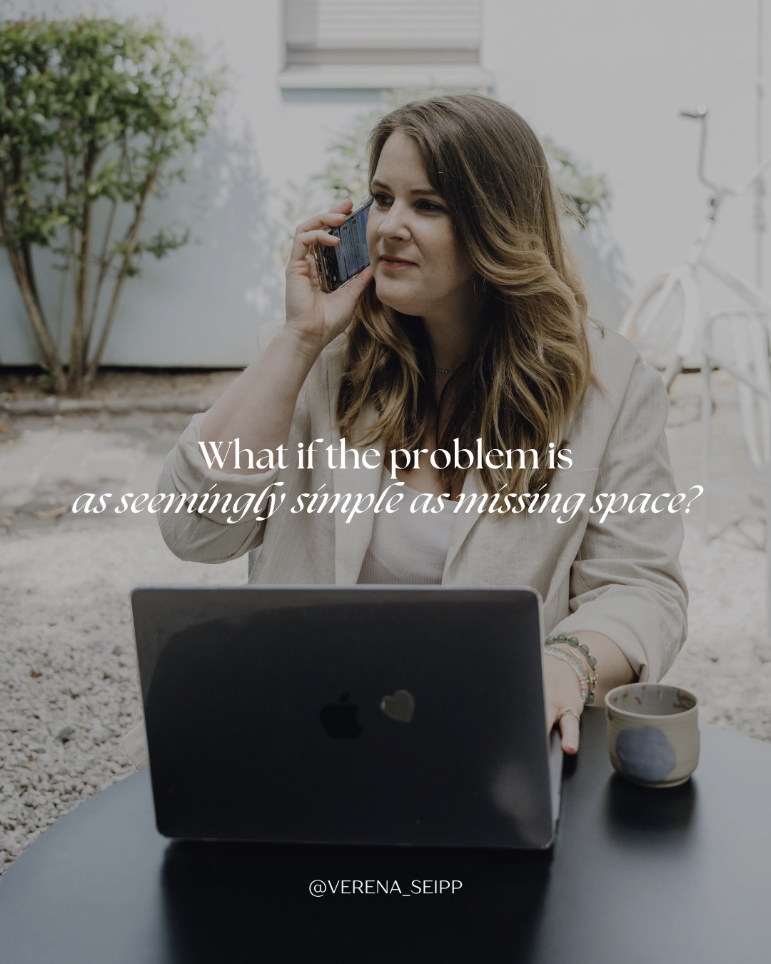 What if the problem isn't that you don't know what to do next? What if the problem is as seemingly simple as missing space?
A pattern I see often in coaching conversations:
People believe they are stuck because they don't know what to do next.
But most of the time, that's not the real issue.
The real issue is that there is no space to actually hear themselves think, feel, and sense clearly.
When everything moves fast, we repeat familiar patterns.
When we slow down, something interesting happens:
clarity appears without forcing it.
Not because we figured it out faster —
but because we finally created space to notice what was already there.
#mindfulleadership #sustainableperformance #personaldevelopment