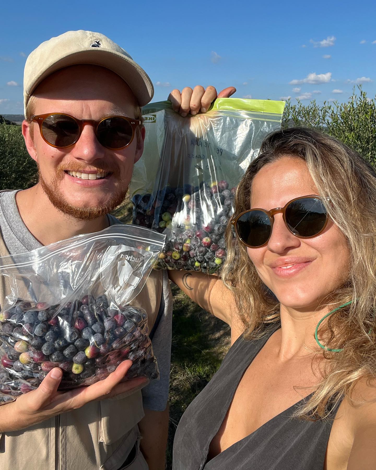 We are sampling our olives for the #nutrientdensity research inside the project Arb-Innova ๐ณ
โก๏ธ Are you an olive or almond farmer?
โก๏ธ Are you working with #nutrientdensity in olives or almonds?
Connect with us! We would love to exchange!
#regenerativeagriculture #regenag #nutrientdense #nutrition #onehealth #soilhealth #agroforestry #agroecology