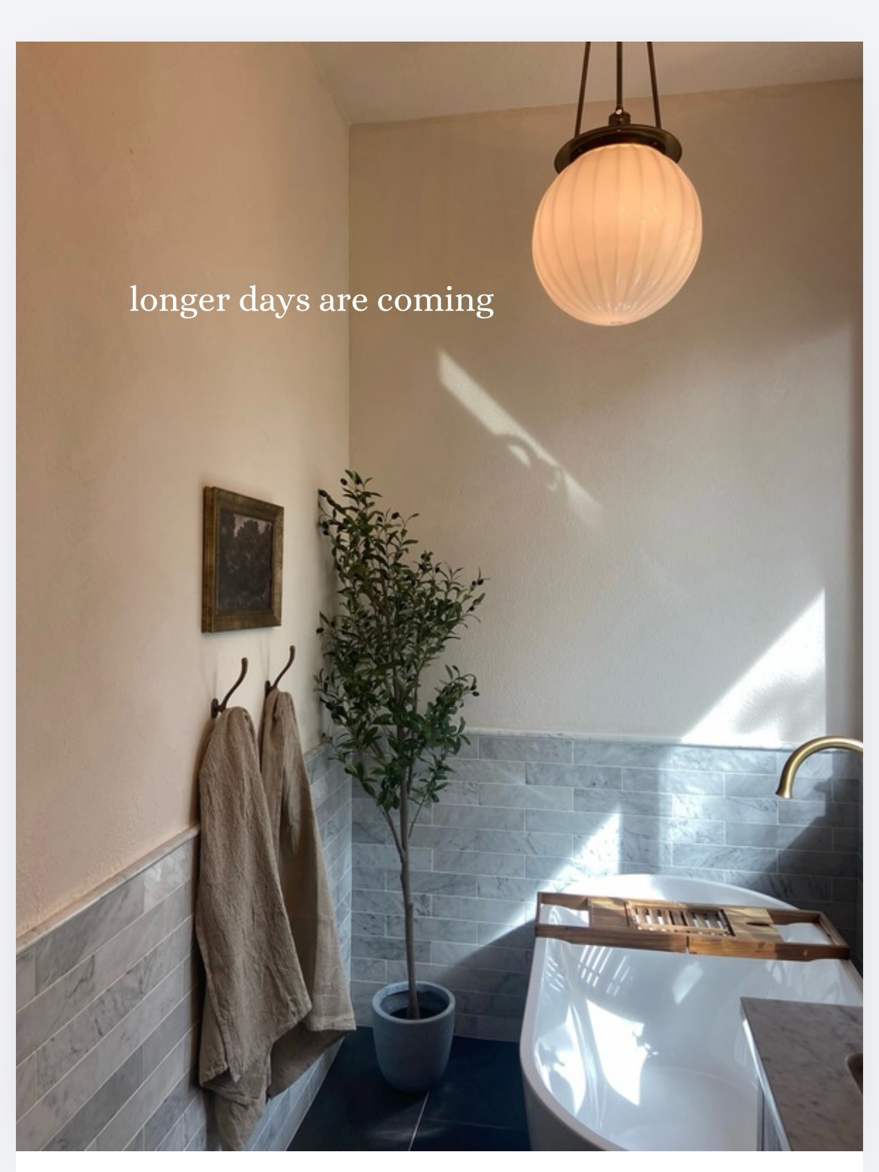 Spring rarely arrives all at once.
It begins quietly.
Longer light through the windows.
Homes opening again.
Children drawn outdoors.
Slow mornings returning.
A new season begins.
— Savannah’s Home & Design
too
#slowlivinghome
#springlight
#editorialinteriors
#homesweethome
