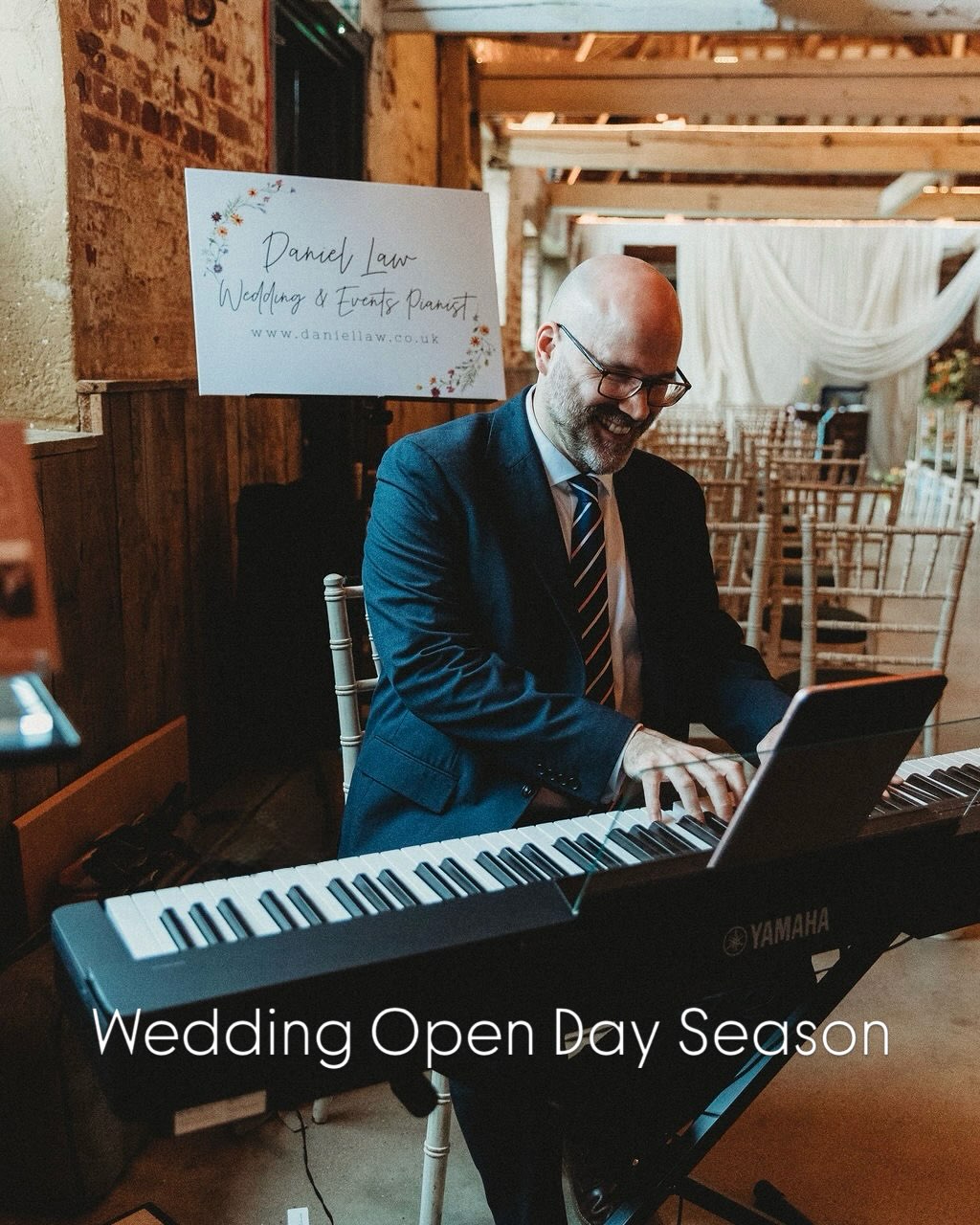 Wedding Open Day Season 🎶 … at the earliest part of a year you can find many wedding suppliers shouting about what they can offer to a special occasion - thankfully Daniel has a piano in front of him to do all the shouting he needs! He is currently playing in & around Suffolk at as many venues as possible for lots of prospective couples, why not find out what he can play for your wedding day? 🎹
Photographer @jsnphotographyy
Venue @henhamweddings
www.daniellaw.co.uk (Link in Bio)
#suffolkweddingvenue #weddingpianist #2026wedding #2027wedding #weddingmusic