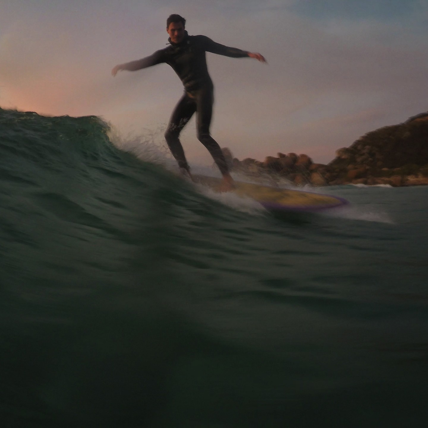 Connor loving it - his love for surfing showing. The Ocean brings out the best in us :)
Surfer @connor_snyman
Video @doepicthings_
Surfboard @chompersurfcraft