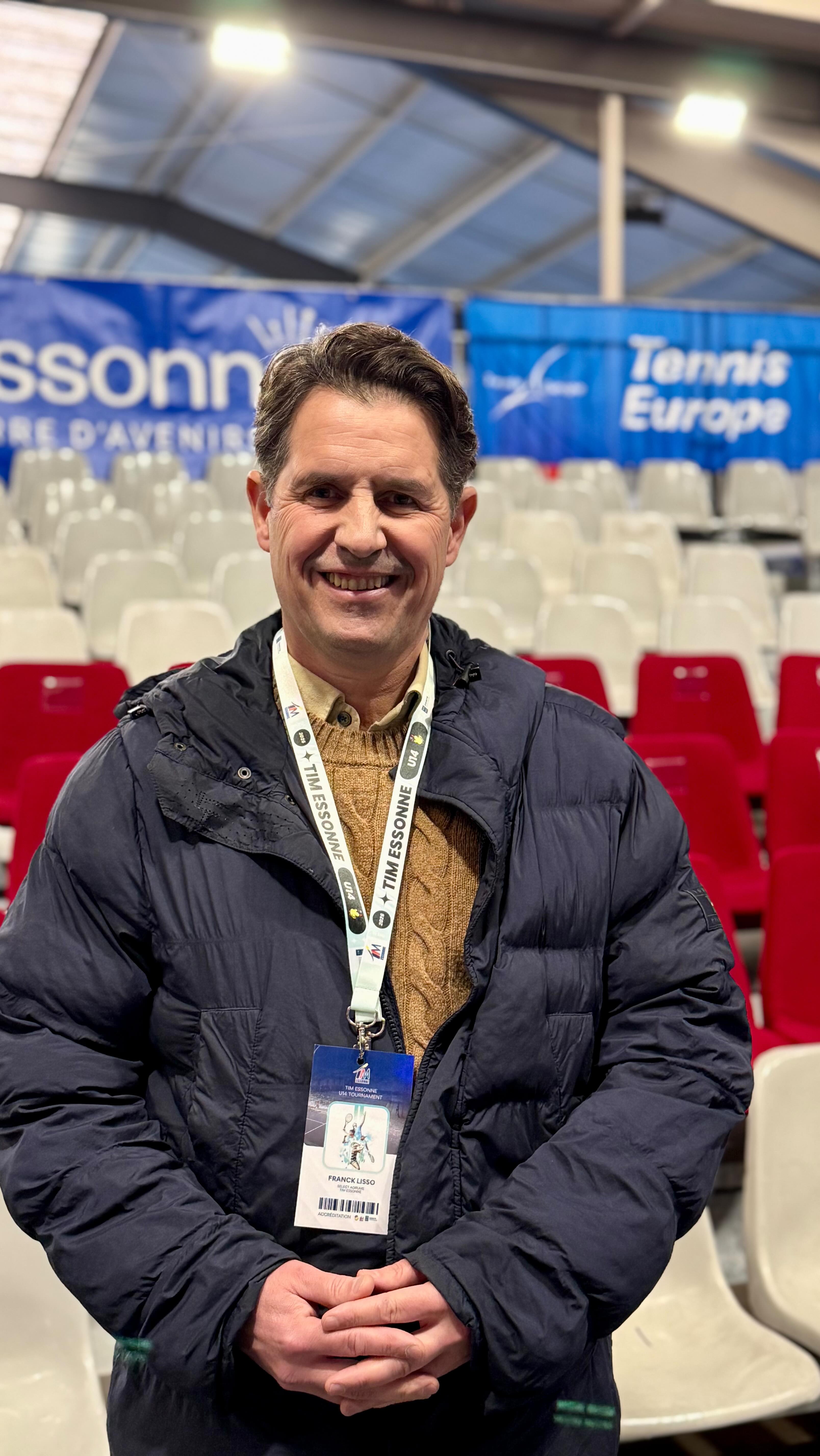 Rencontre avec notre partenaire Franck Lliso, Directeur Général de Select Agrumes.
Franck a mis à disposition des bananes pour les joueurs du TIM tout au long du tournoi.
Un immense merci à Franck, qui a permis à nos joueuses et joueurs de récupérer au mieux pendant leur tournoi 🤝
#tennis #timessonne #tennistournament #food #tennistournament