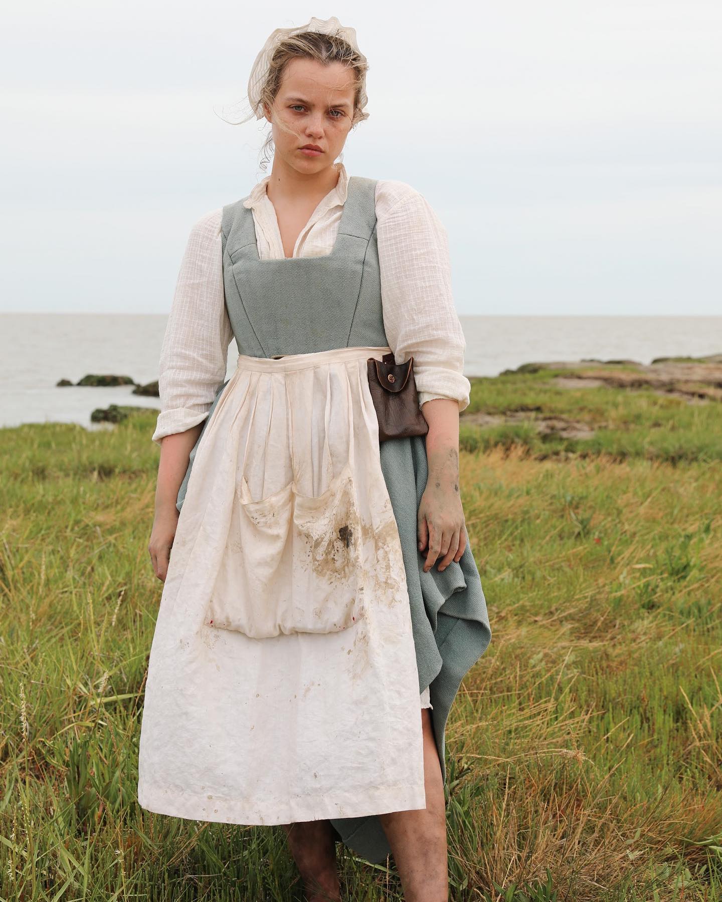 🌿Kate🌿
Played by the lovely @lucyannajackson
This costume very accidentally became a very ‘Belle’ look, but I’m not mad about it😅
Costume:
•Hat (seen in 2nd picture) made by @lucysavagecostumes
•Kirtle, apron and coif hired from @thersc costume hire
•Shift hired from @jennyandertoncostume
Hair and Makeup by @looksbyanamaria
Beautiful photos by @sashaliiii
#costume #costumedesign #tudorfashion #elizabethanfashion #17thcenturyfashion #16thcenturyfashion #1602 #kirtle #tudorkirtle