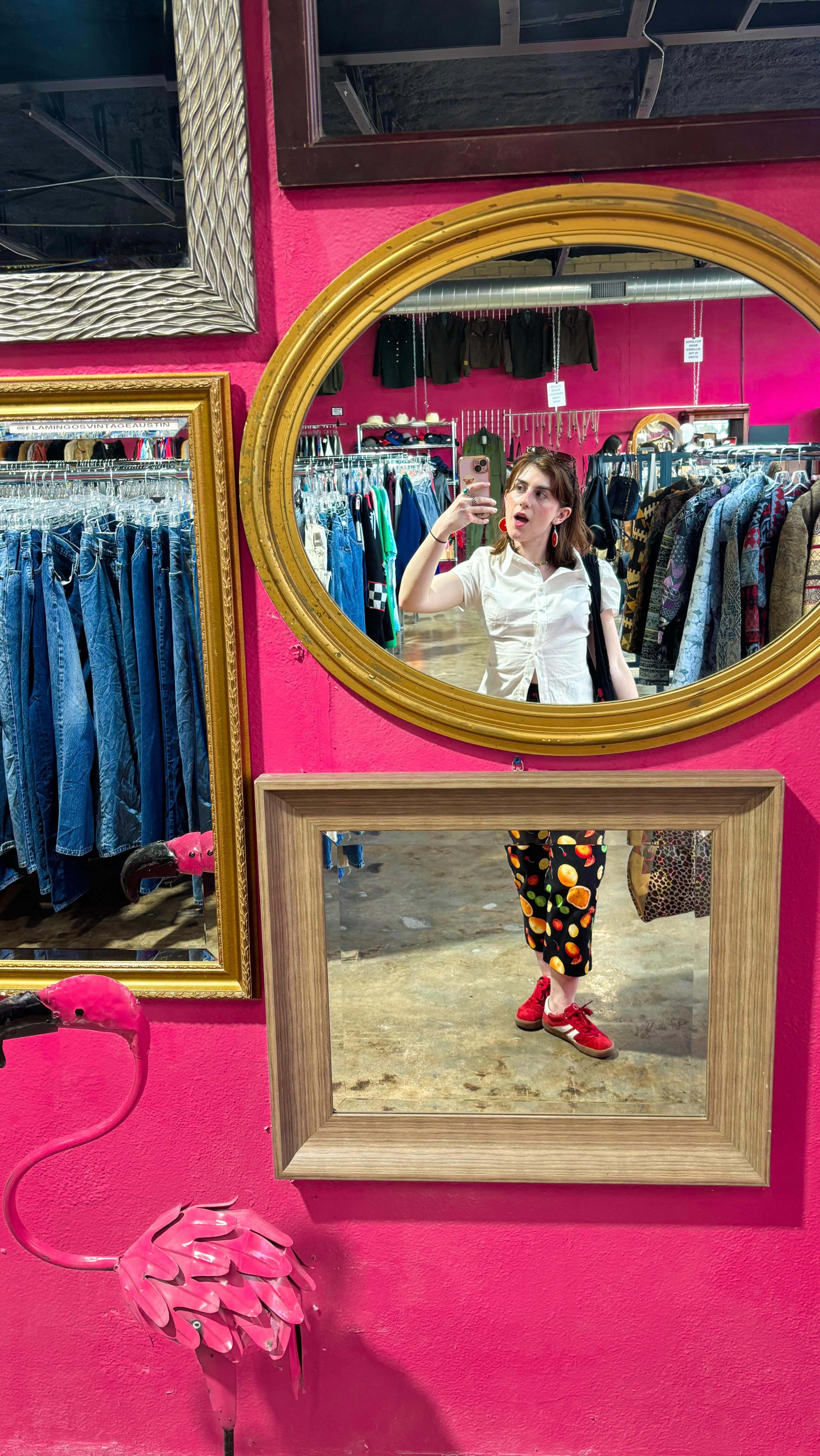 picked up some more tour souvenirs (clothes) in Austin 💫🫧❣️🤠
#austin #vintage #thrift