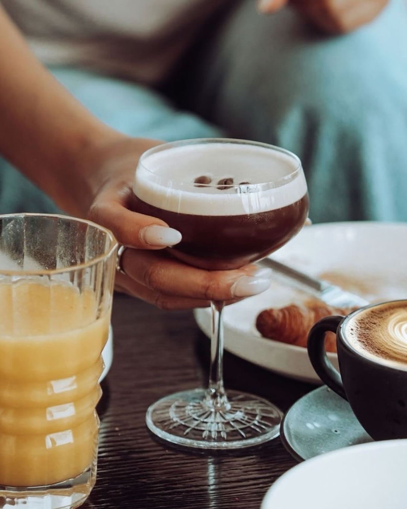 Four days to go until we raise a glass to the Espresso Martini Brunch. ☕🍸
On March 15, Aurora Rooftop Bar brings Espresso Martini Day to life with a brunch fully dedicated to the iconic cocktail.
Caffeine, cocktails, and weekend magic — all in one place.
Come hungry, bring good vibes, and let the Espresso Martinis do the rest. ✨
#espressomartini #bestoftheday #aurorarooftopbar