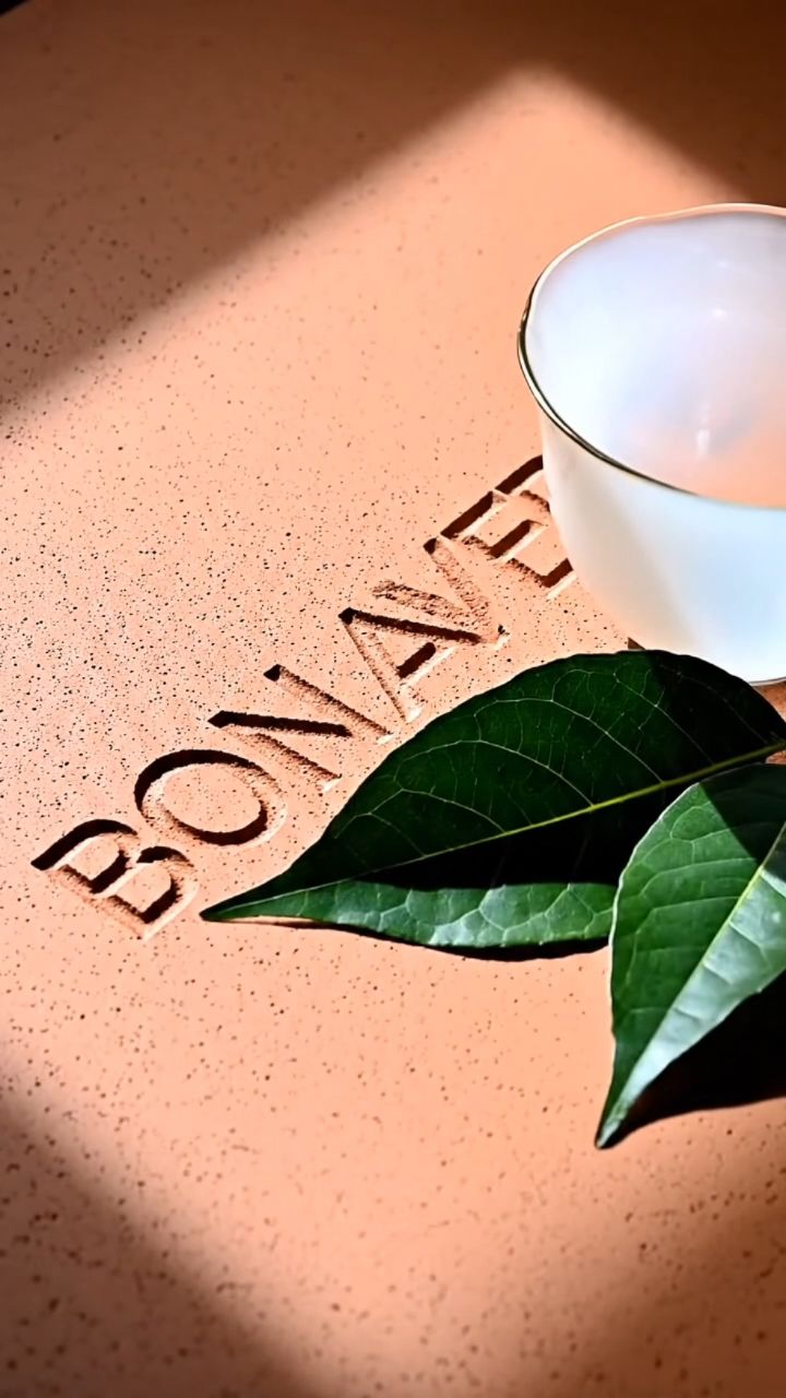 Betonun ham dokusu, tasarımın zarafetiyle buluştu. ✨
Bonaverte "Hafif Beton" koleksiyonumuzda, betonun o ağır ve kaba imajını yıktık; yerine hafif, dayanıklı ve zamansız parçalar koyduk. Evinizin ruhunu değiştirecek o küçük dokunuş burada.
#betontasarım #hafifbeton #dekorasyonfikirleri #içmimari #minimalistev